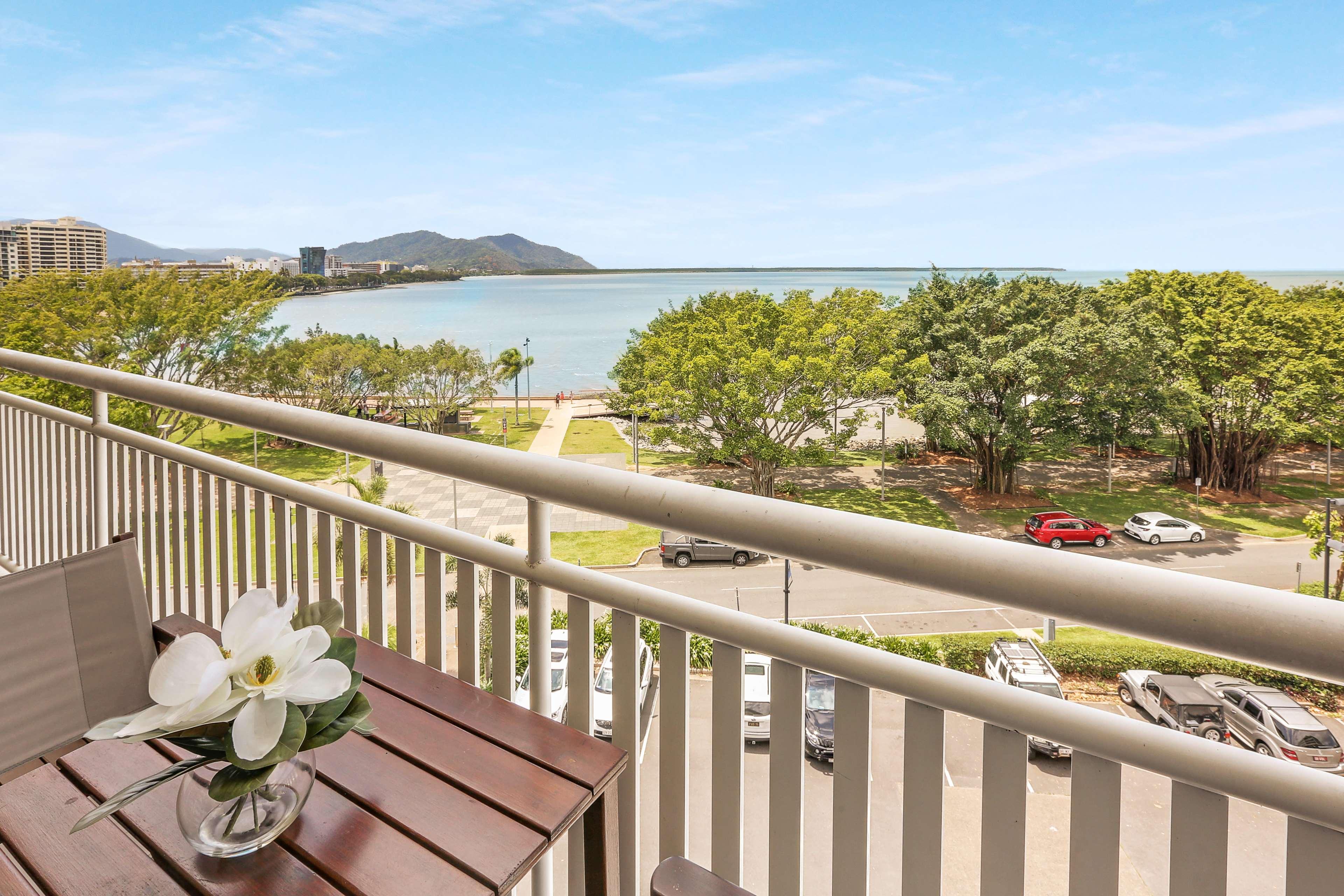 Shangri-la The Marina, 5* Cairns