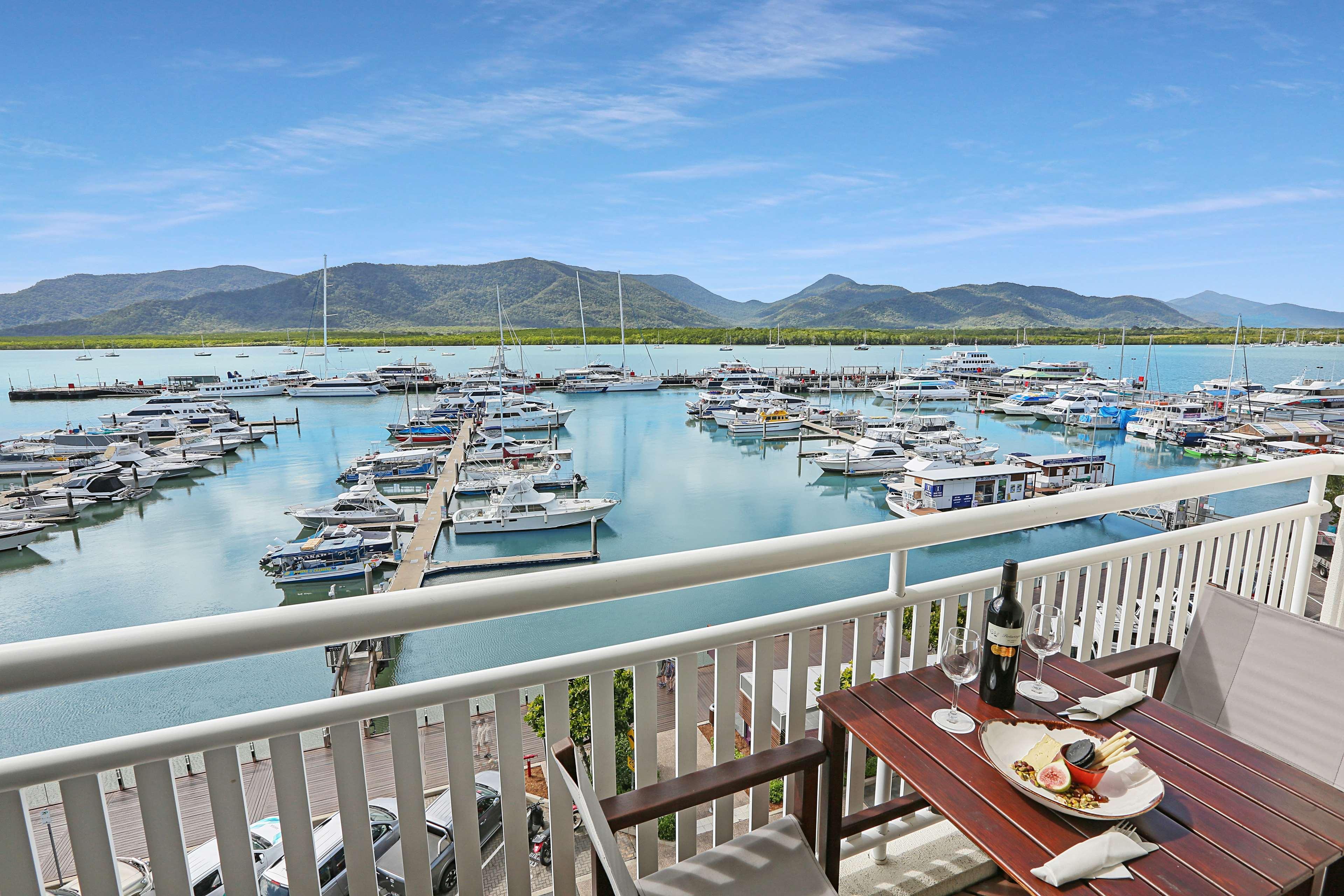 Shangri-la The Marina, 5*