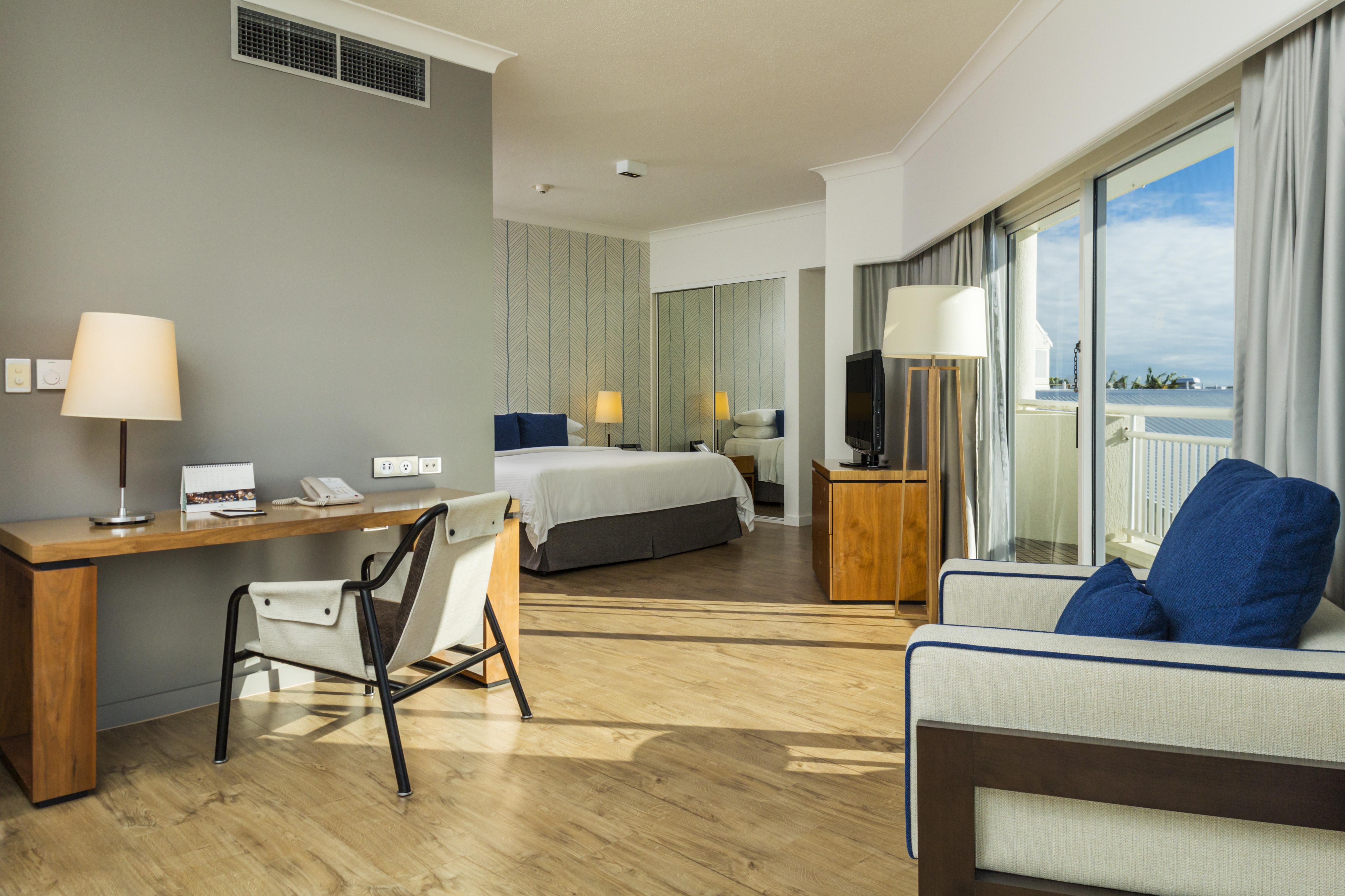 Hotel Shangri-la The Marina, 5*