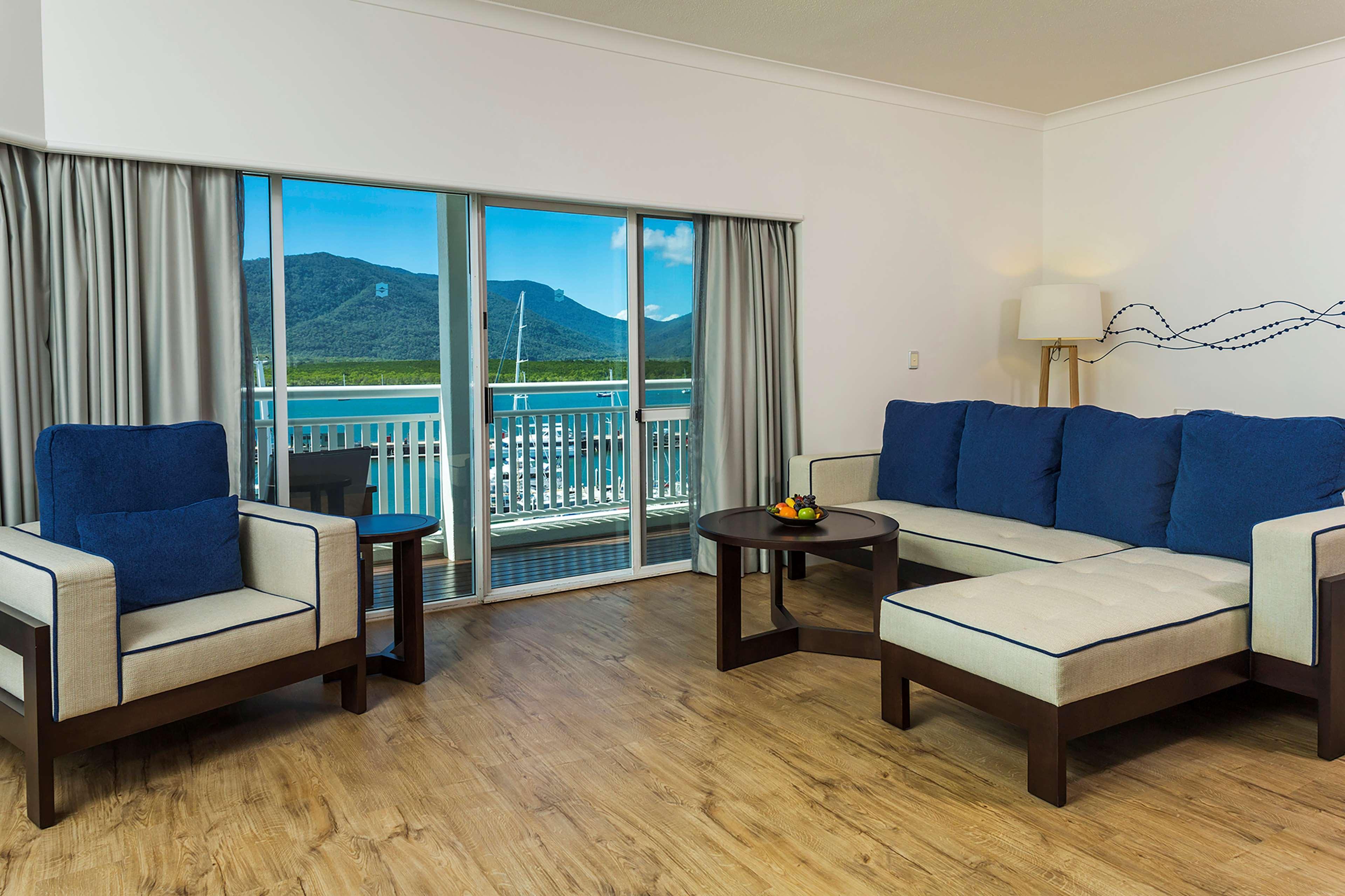 Shangri-la The Marina, 5*