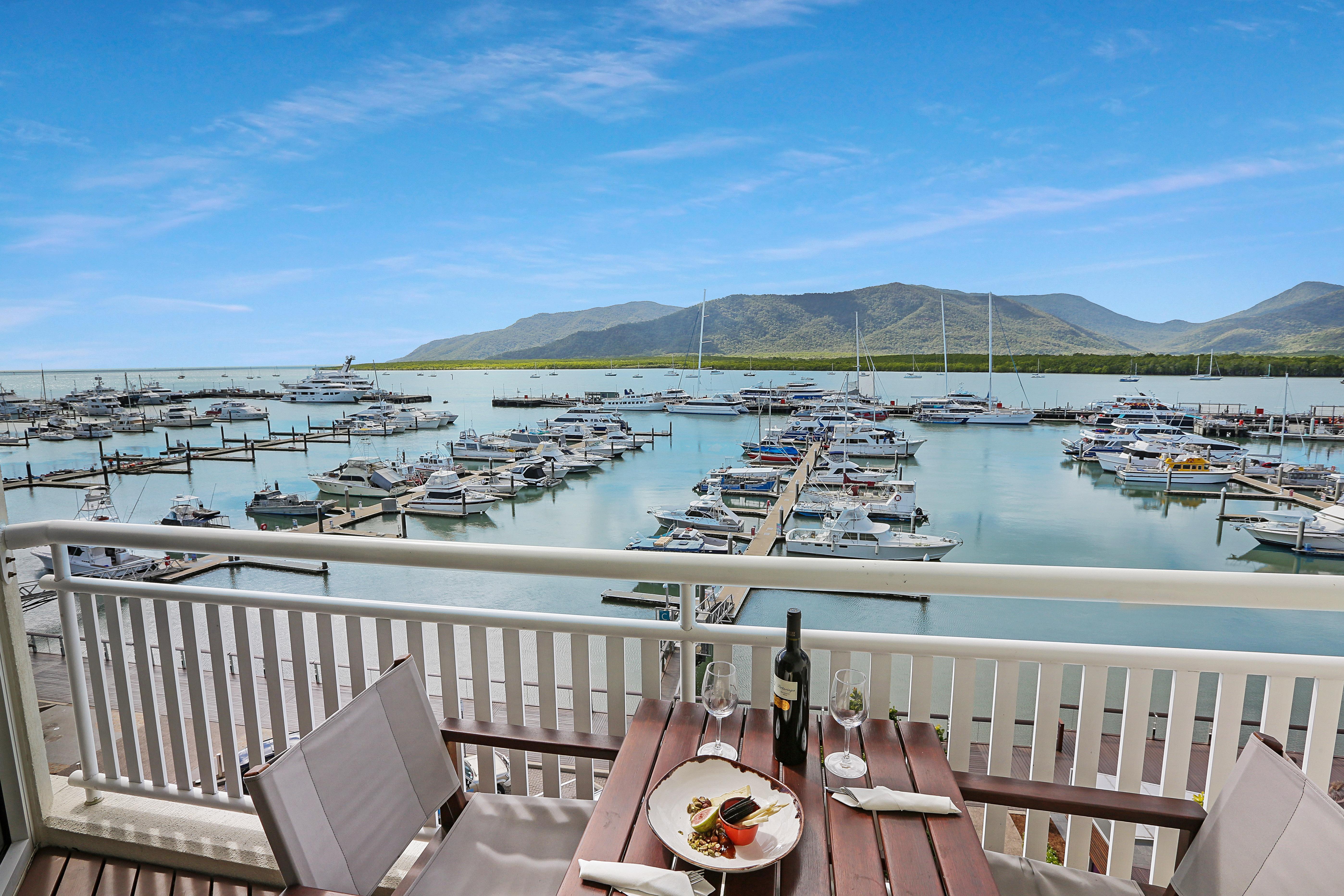 Shangri-la The Marina, Hotel