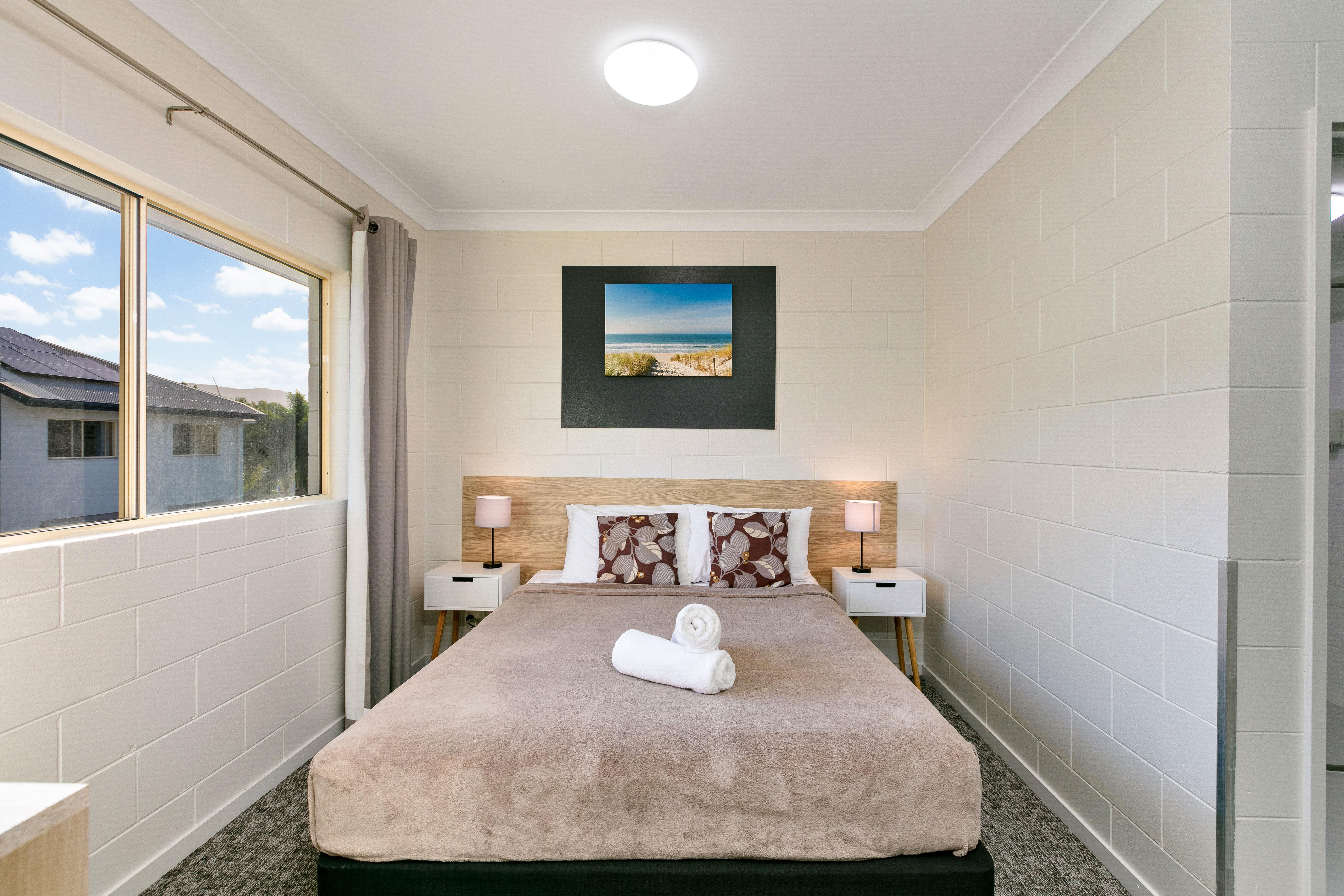 Queens Court Motel 3*