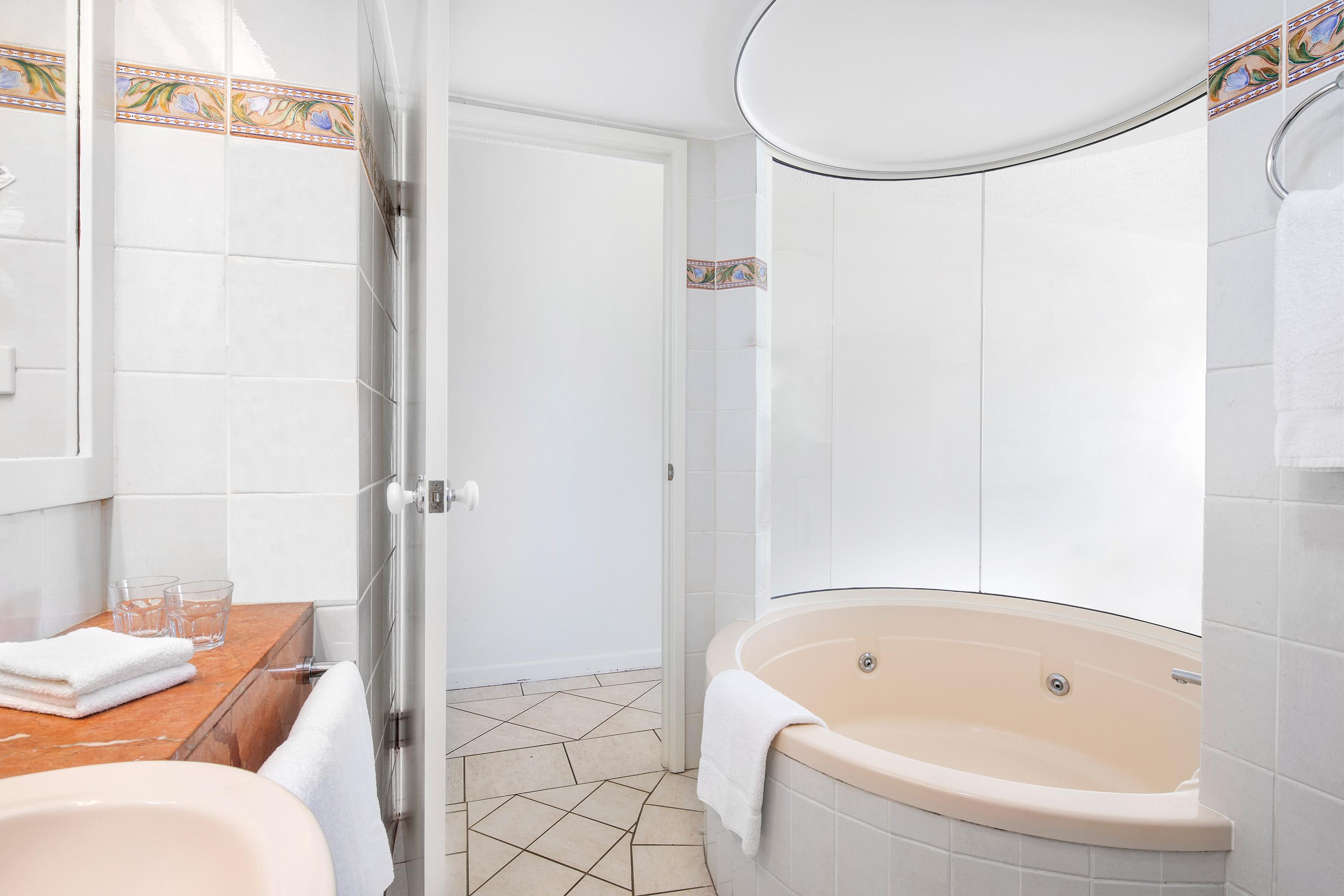 Breakfree Royal Harbour Aparthotel Cairns