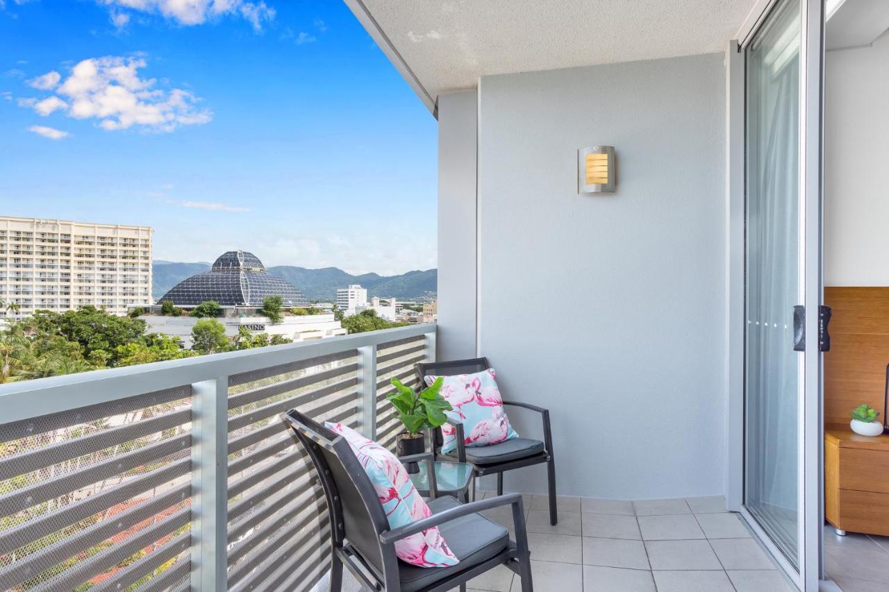 Marina View Queen Bed Pool & Gym * Cairns