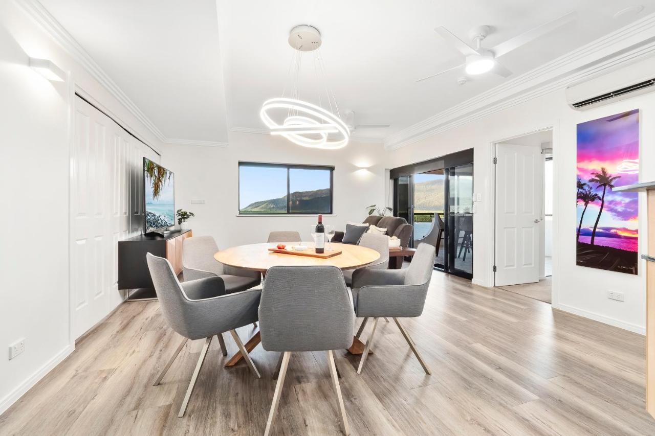 Luxury Oceanview Penthouse Apartment Cairns