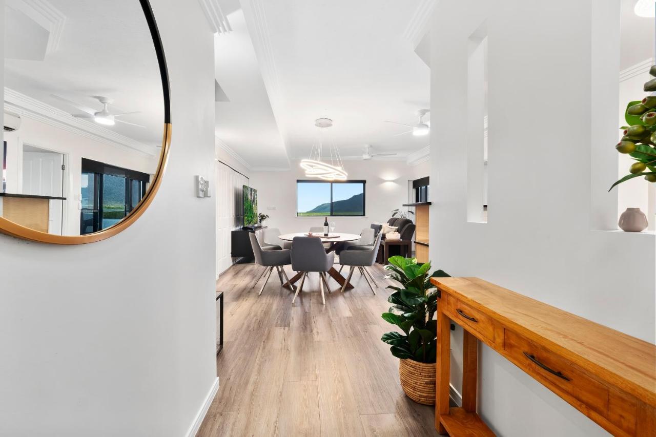 Luxury Oceanview Penthouse * Cairns