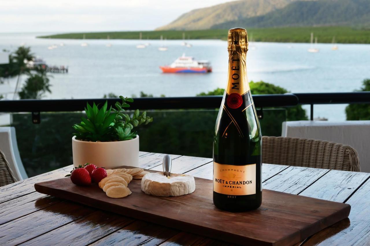 Luxury Oceanview Penthouse Apartment Cairns