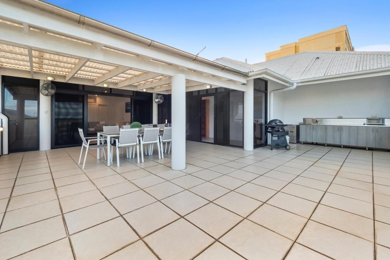 Apartment Luxury Oceanview Penthouse Cairns