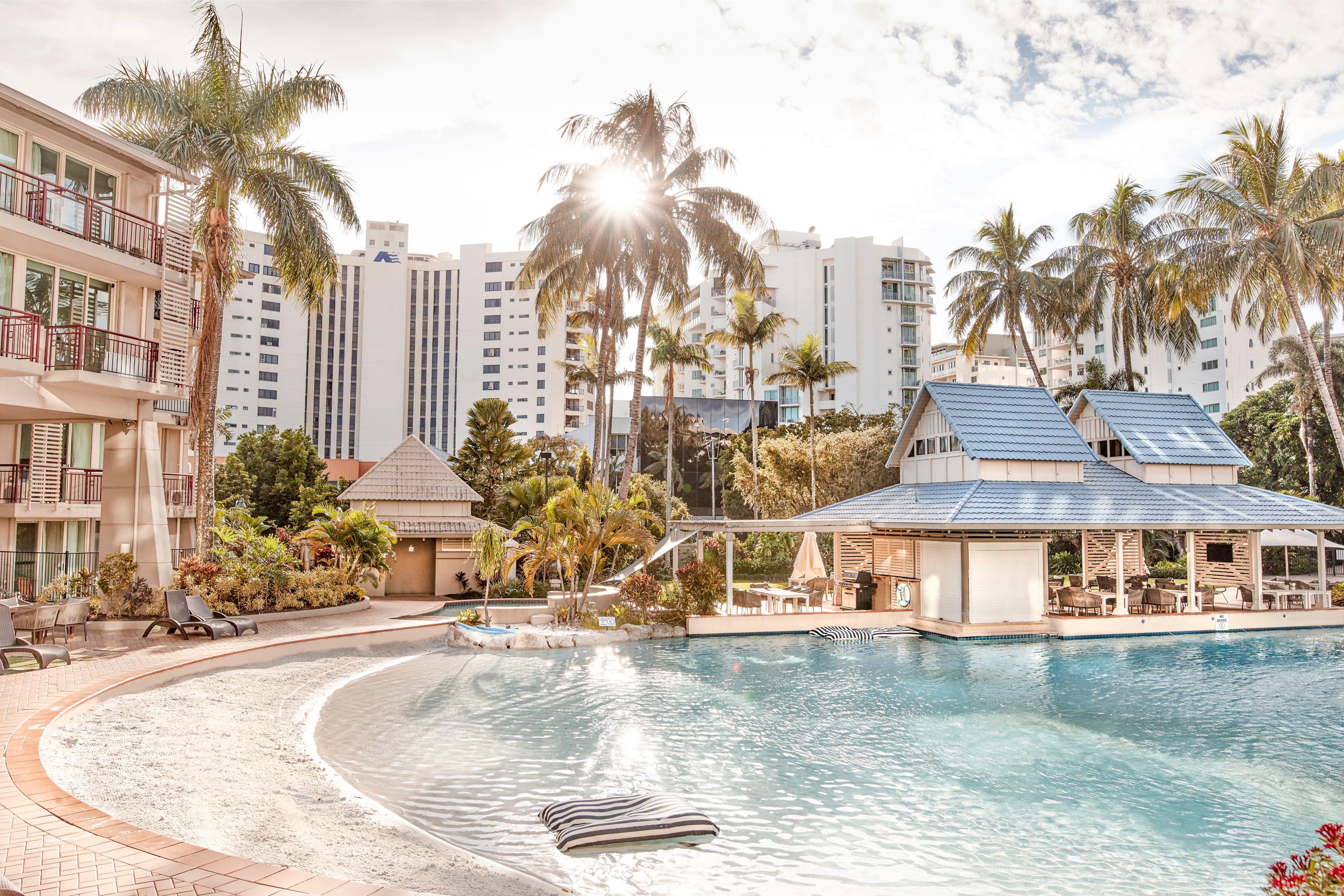 Novotel Oasis 4* Cairns