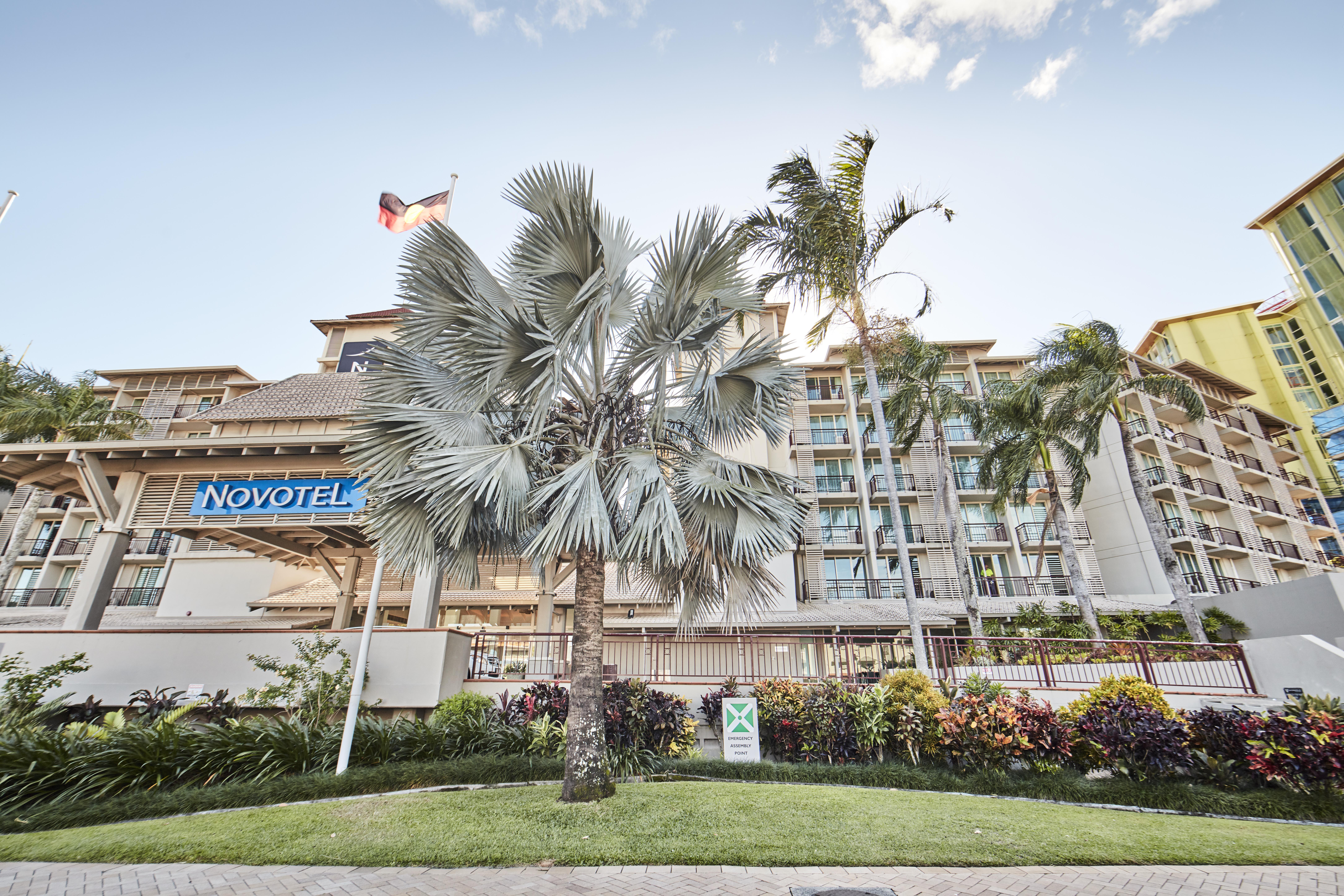 Novotel Oasis Hotel 4*