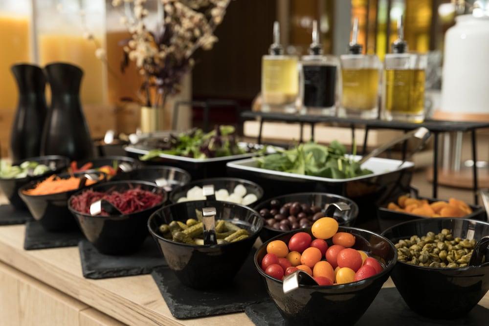 Crystalbrook Flynn Hotel 5*