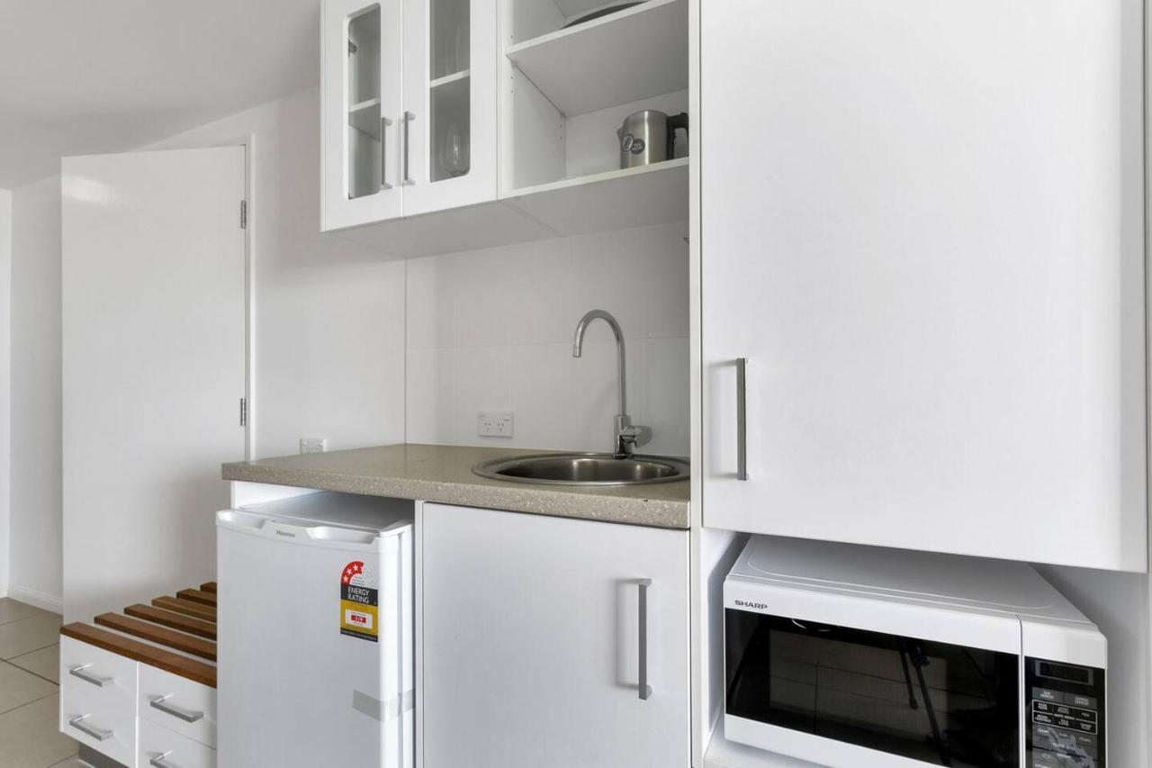 Apartment Coastal Chic In Heart Of With Rooftop Pool