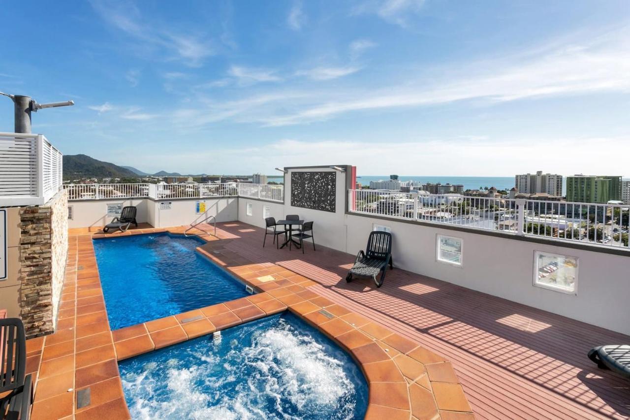 Coastal Chic In Heart Of With Rooftop Pool *