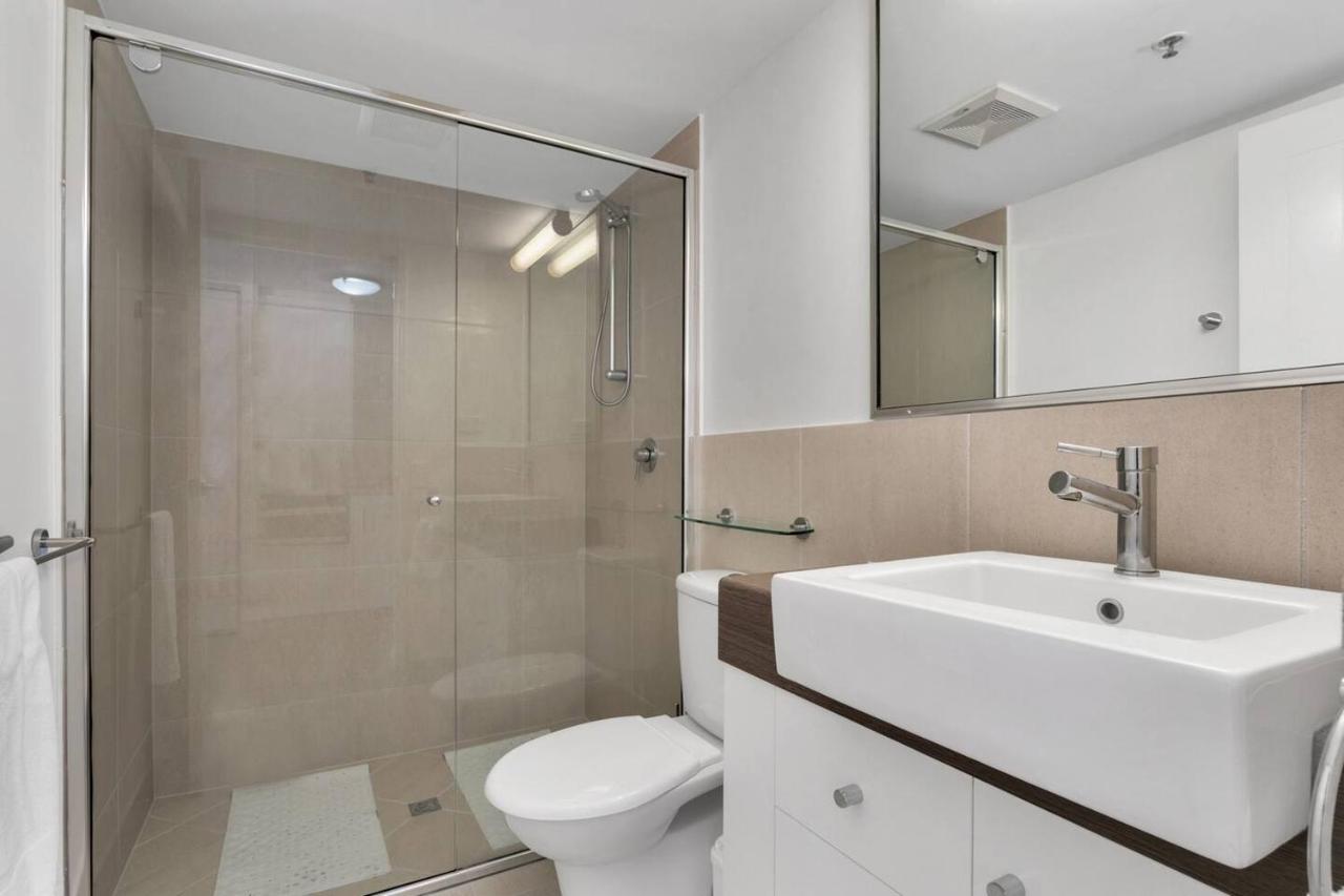 Coastal Chic In Heart Of With Rooftop Pool * Cairns