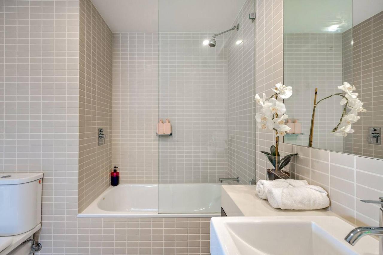 Coastal Charmer - Your Waterfront Sanctuary Apartment