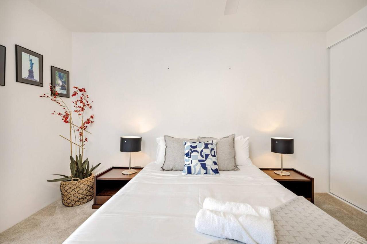 Apartment Coastal Charmer - Your Waterfront Sanctuary *