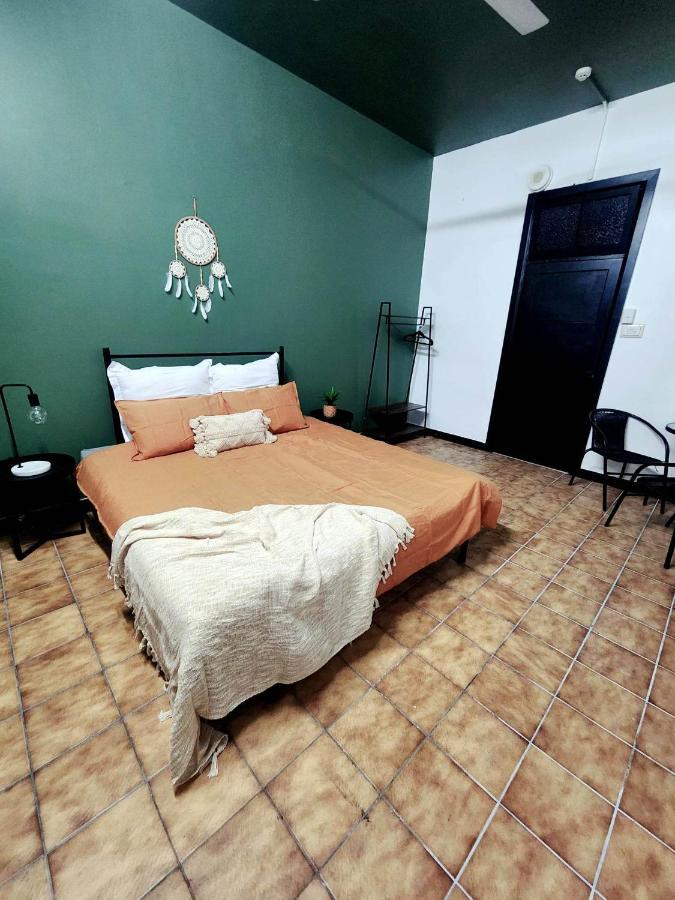 Hostel Wanna Stay? *