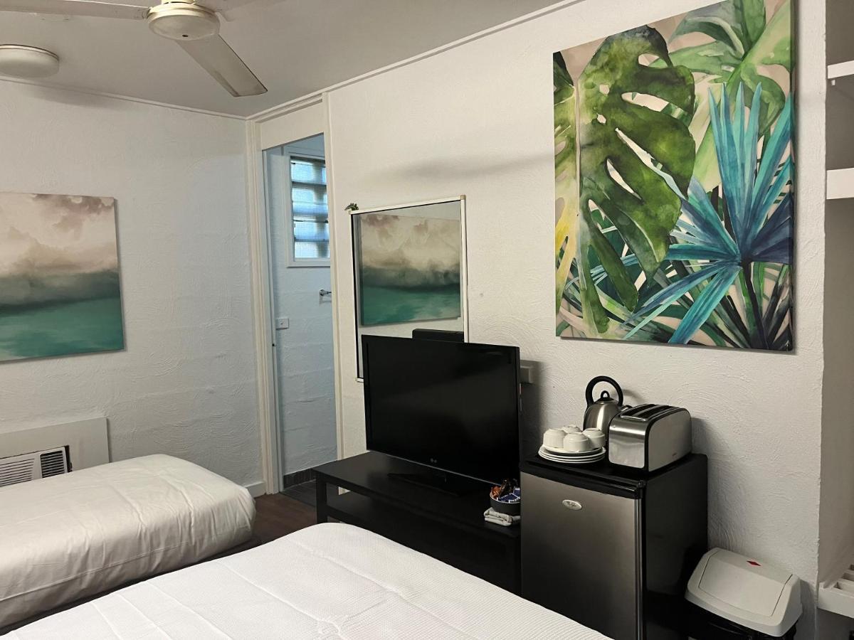 Bungalow Hotel Hotel