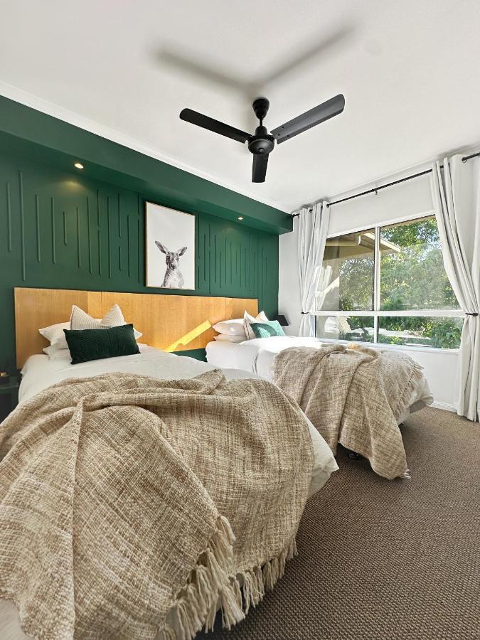 Luxury 2 Bedroom Apartment, Treetop Views, With 4 Swimming Pools Apartment