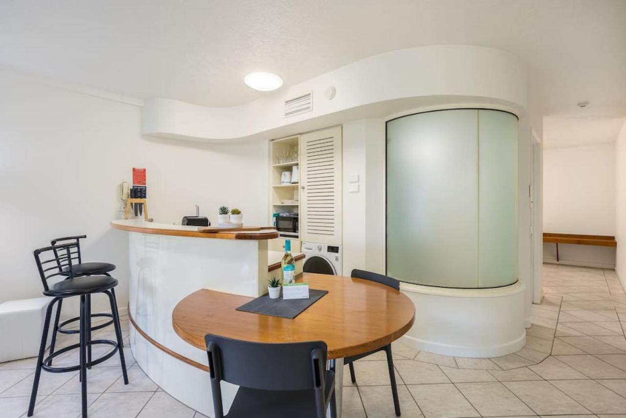 Centre Unit On The Esplanade Apartment *