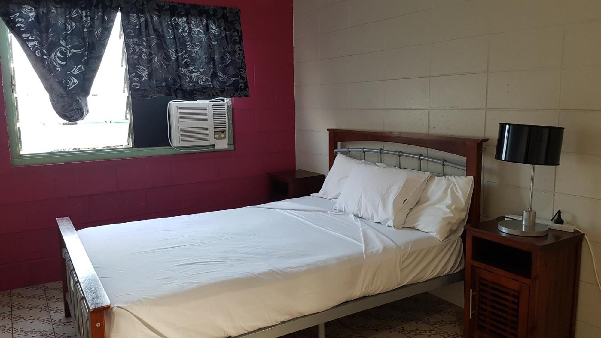 Asylum Share House Hostel *