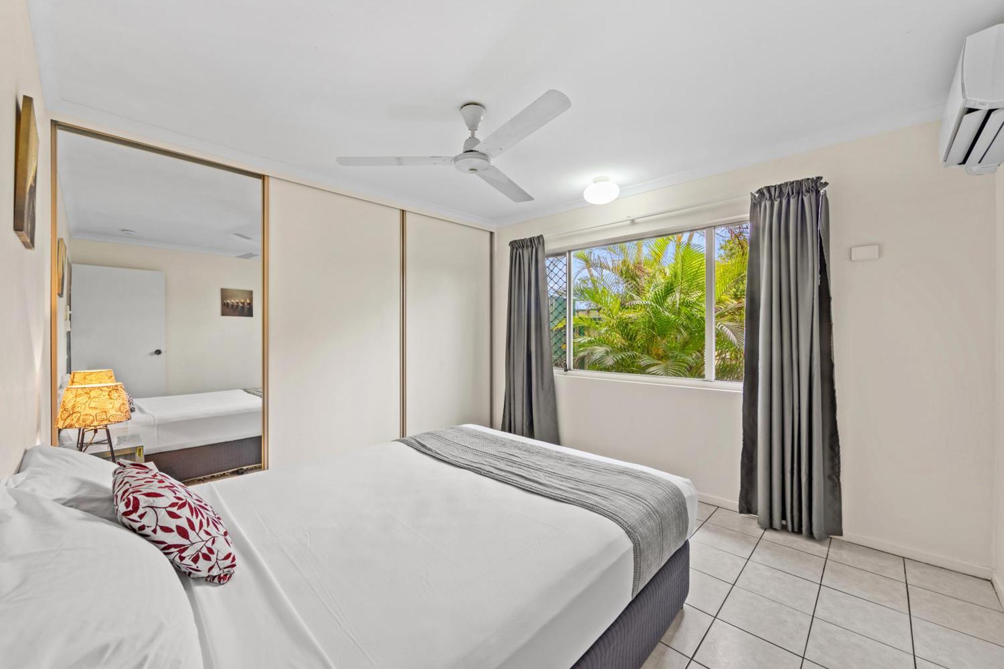 Koala Court Aparthotel 4*