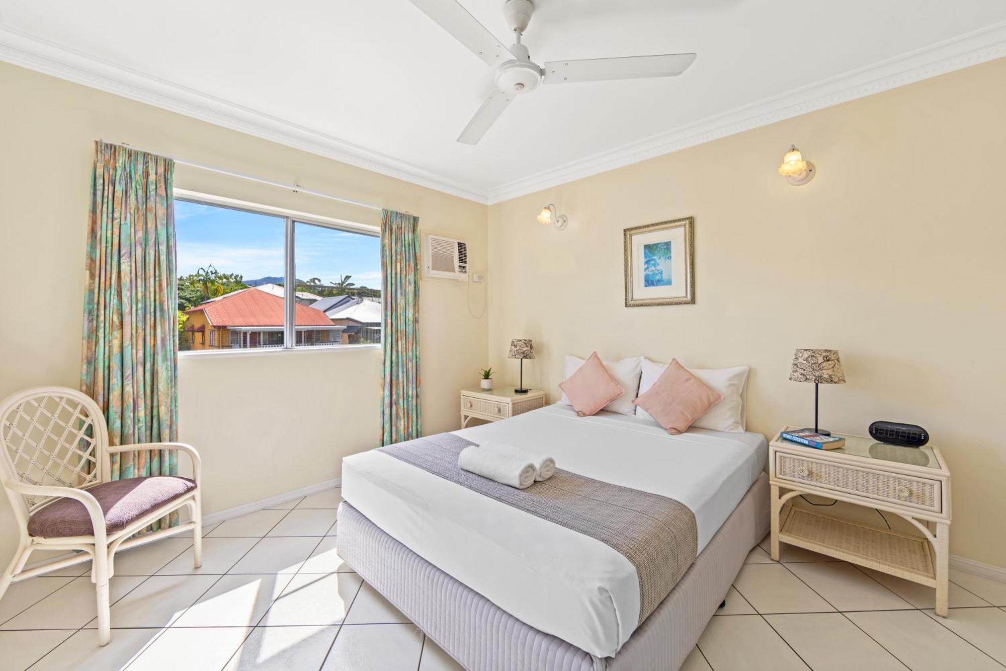Koala Court 4*