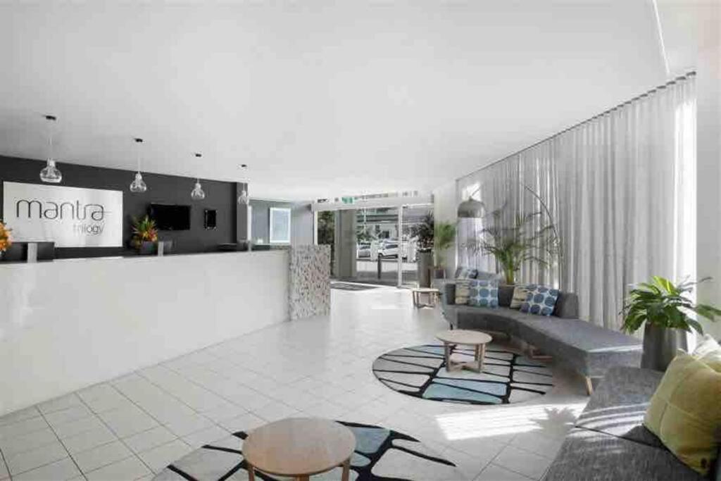 Waterfront Sub-penthouse In Centre