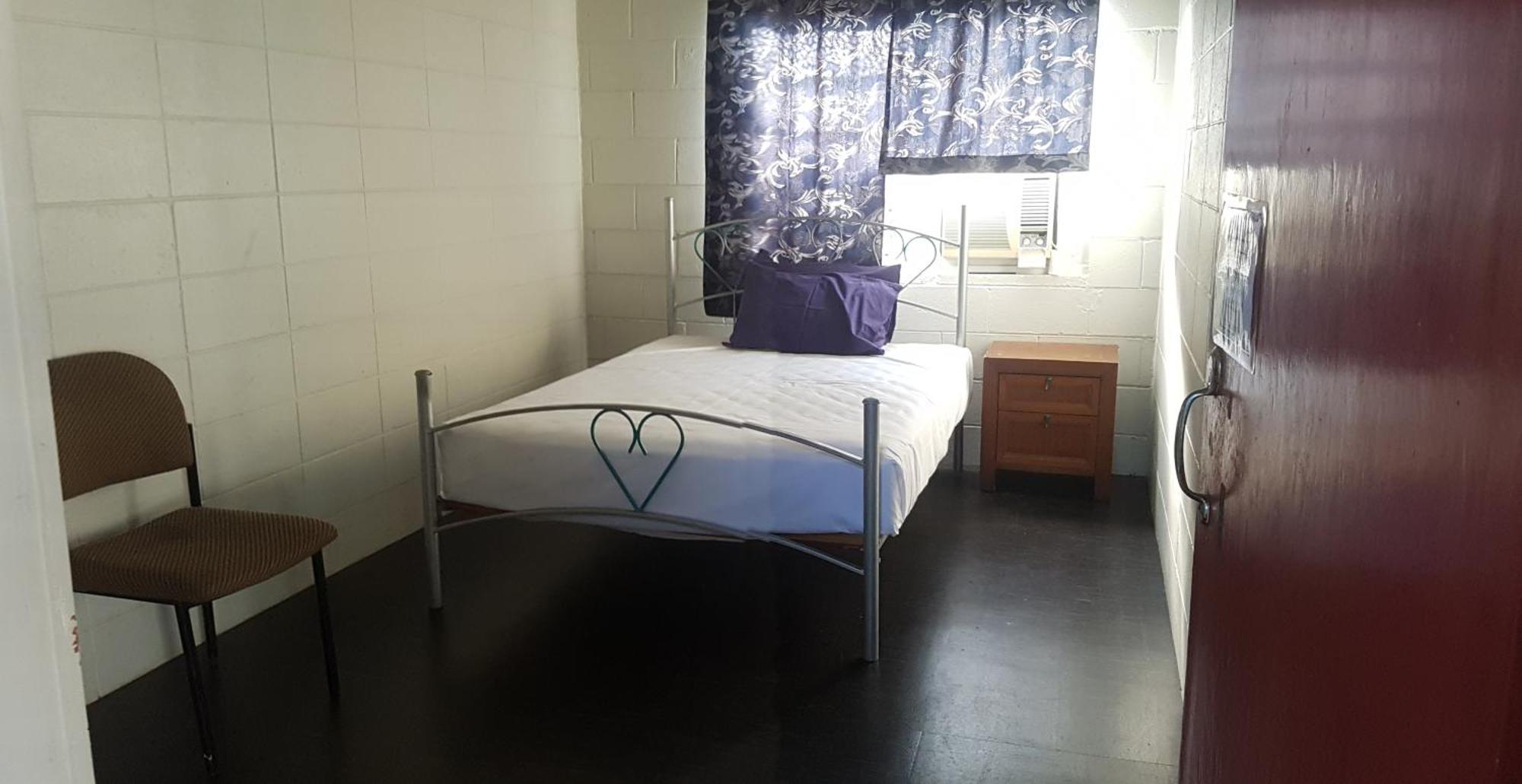 Asylum Share House * Cairns