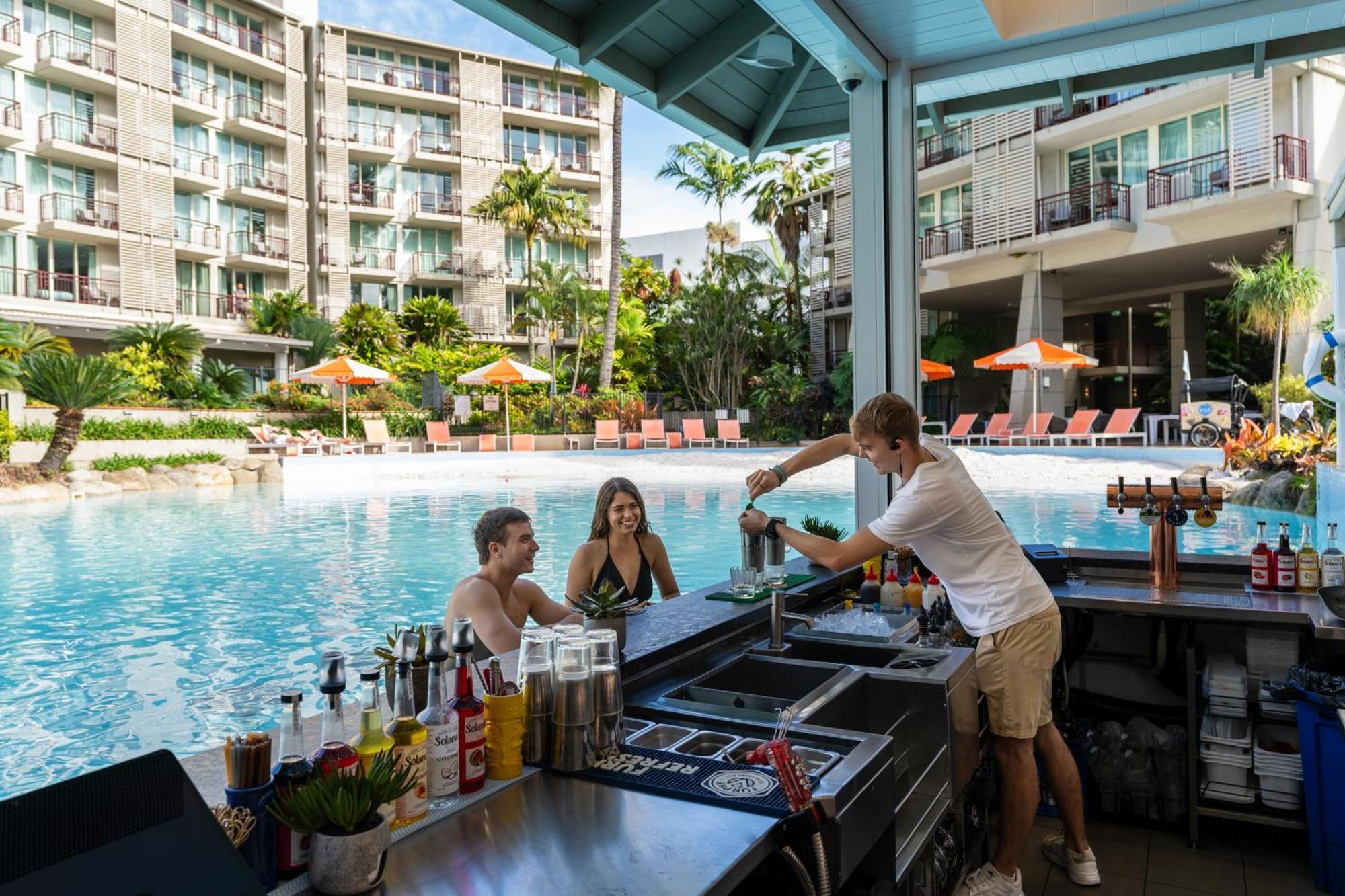Novotel Oasis Hotel 4*
