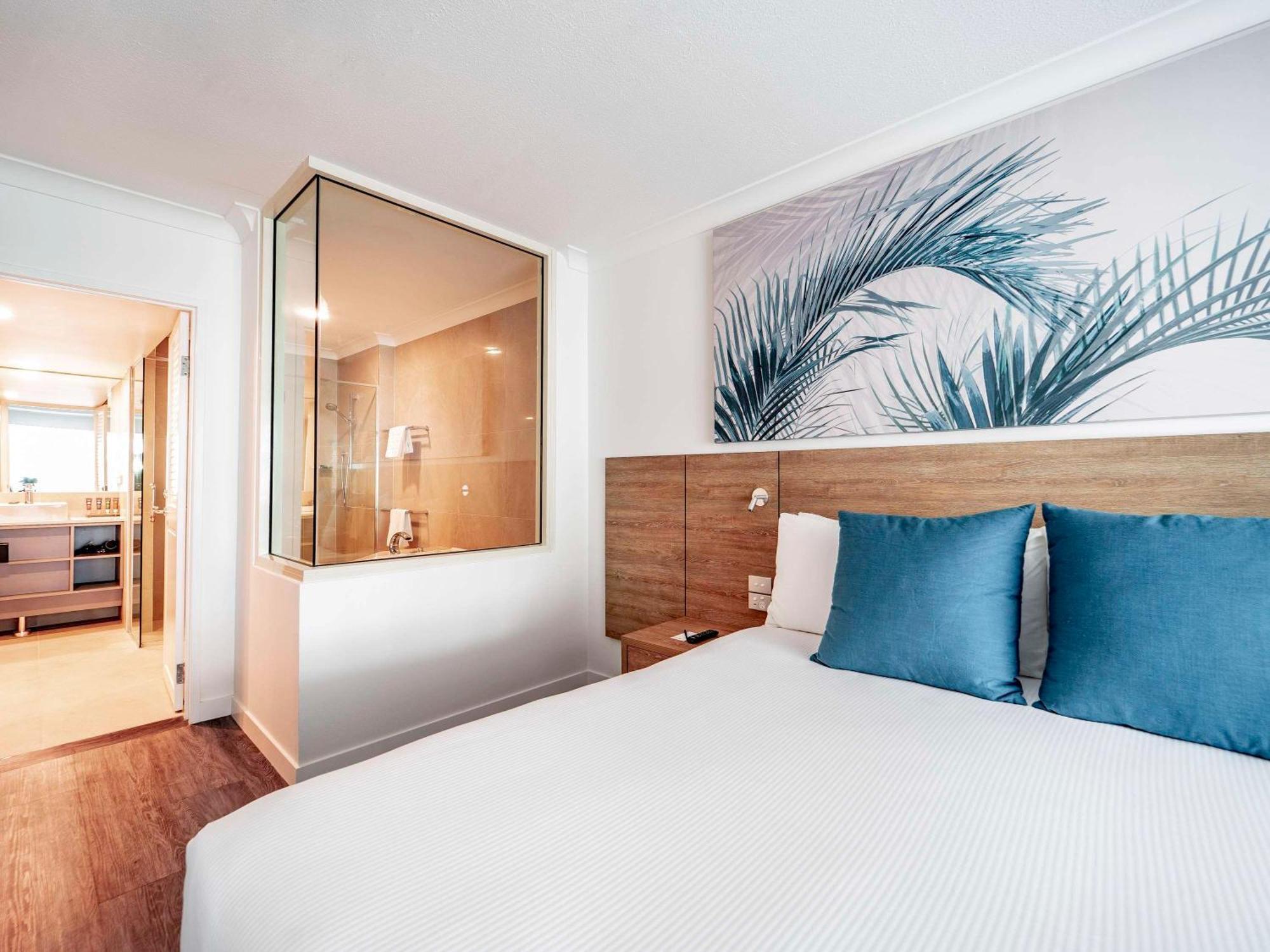 Novotel Oasis Hotel
