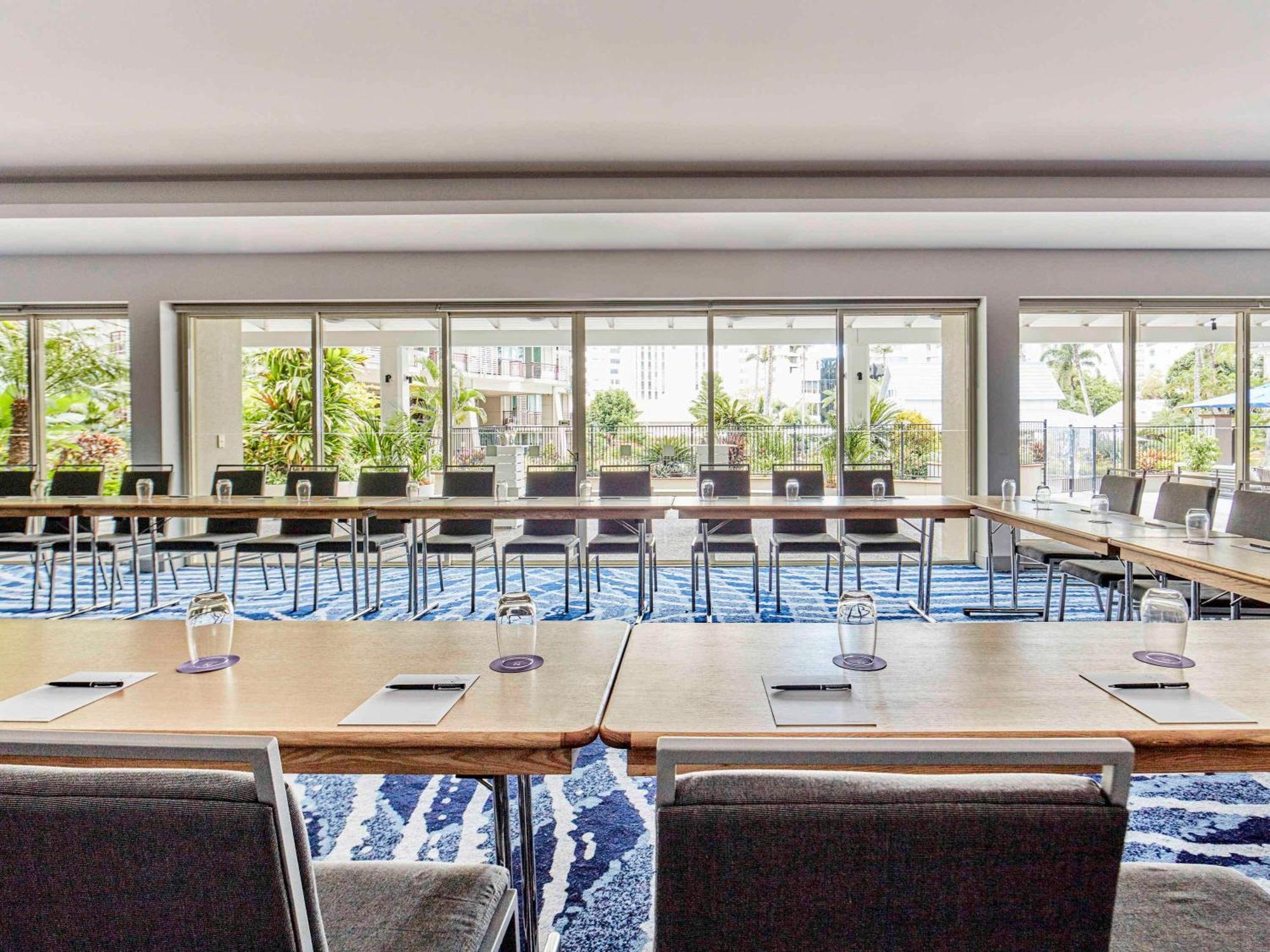 Novotel Oasis 4* Cairns