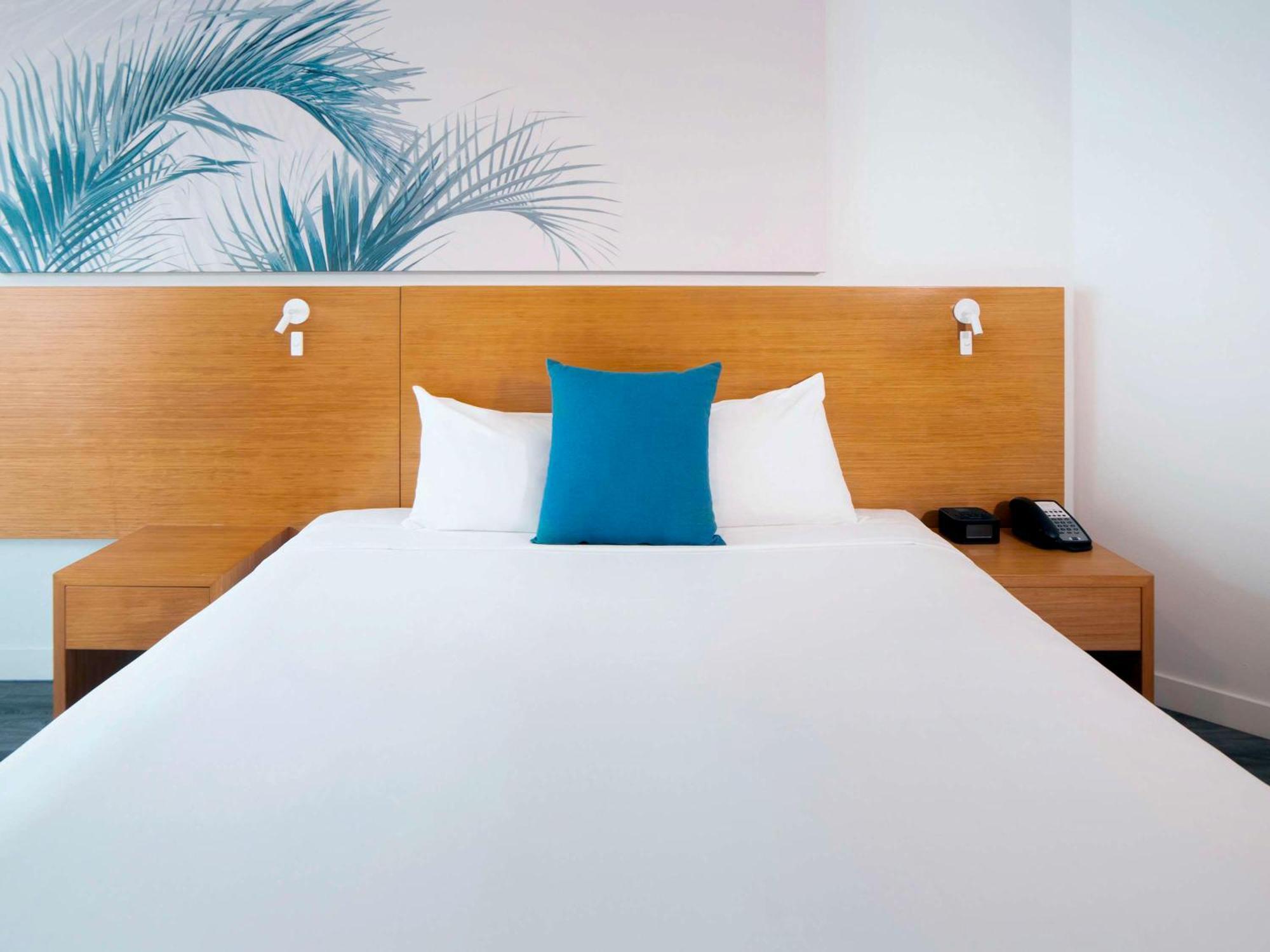 Novotel Oasis 4*