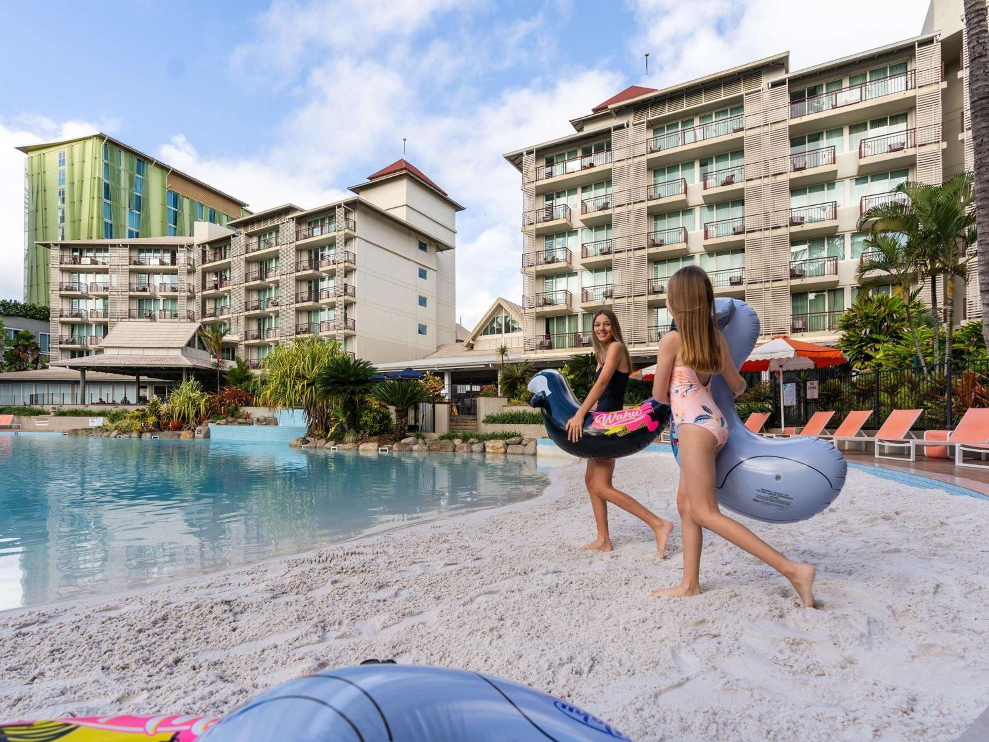 Hotel Novotel Oasis 4*