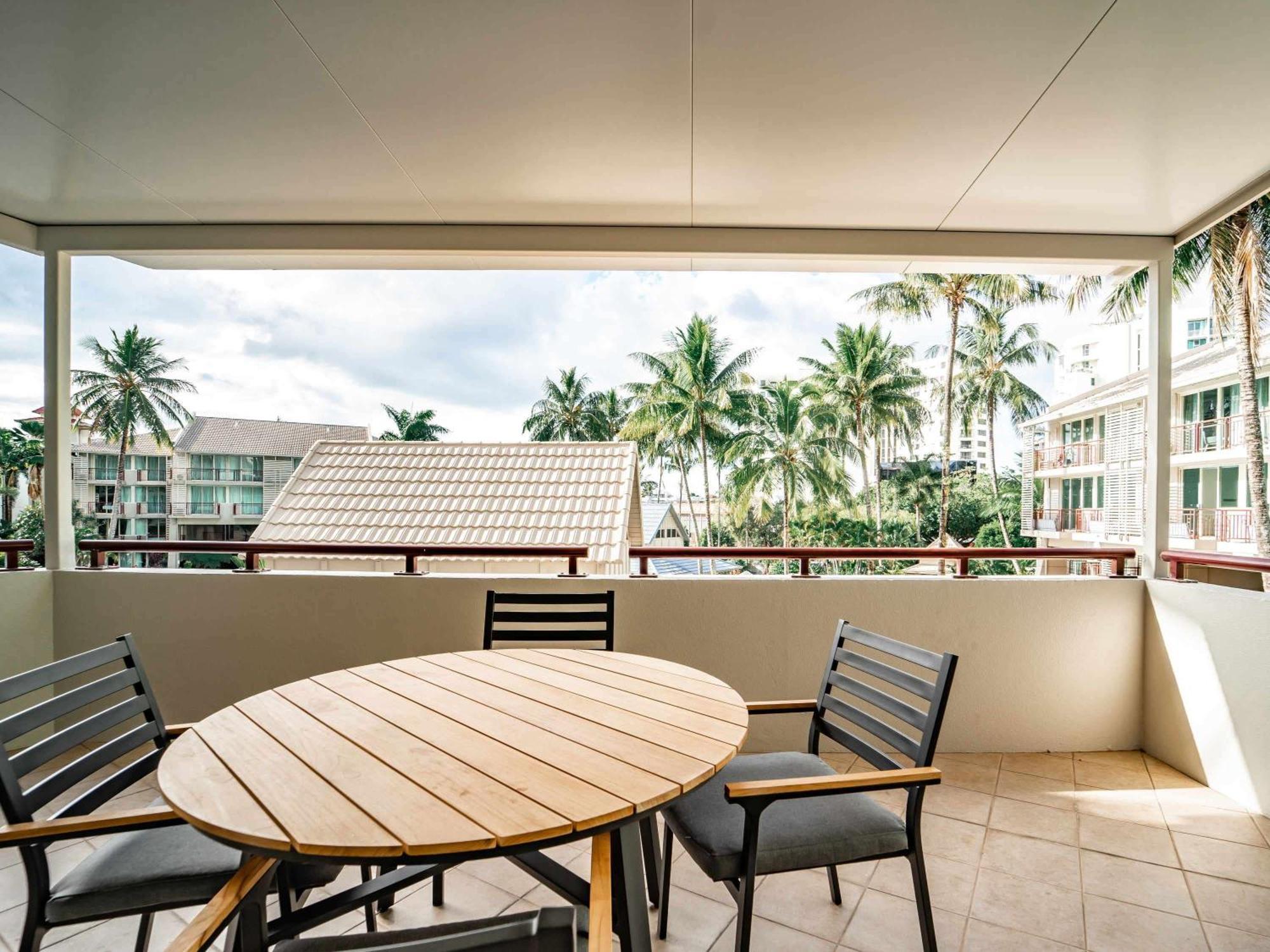 Novotel Oasis 4* Cairns