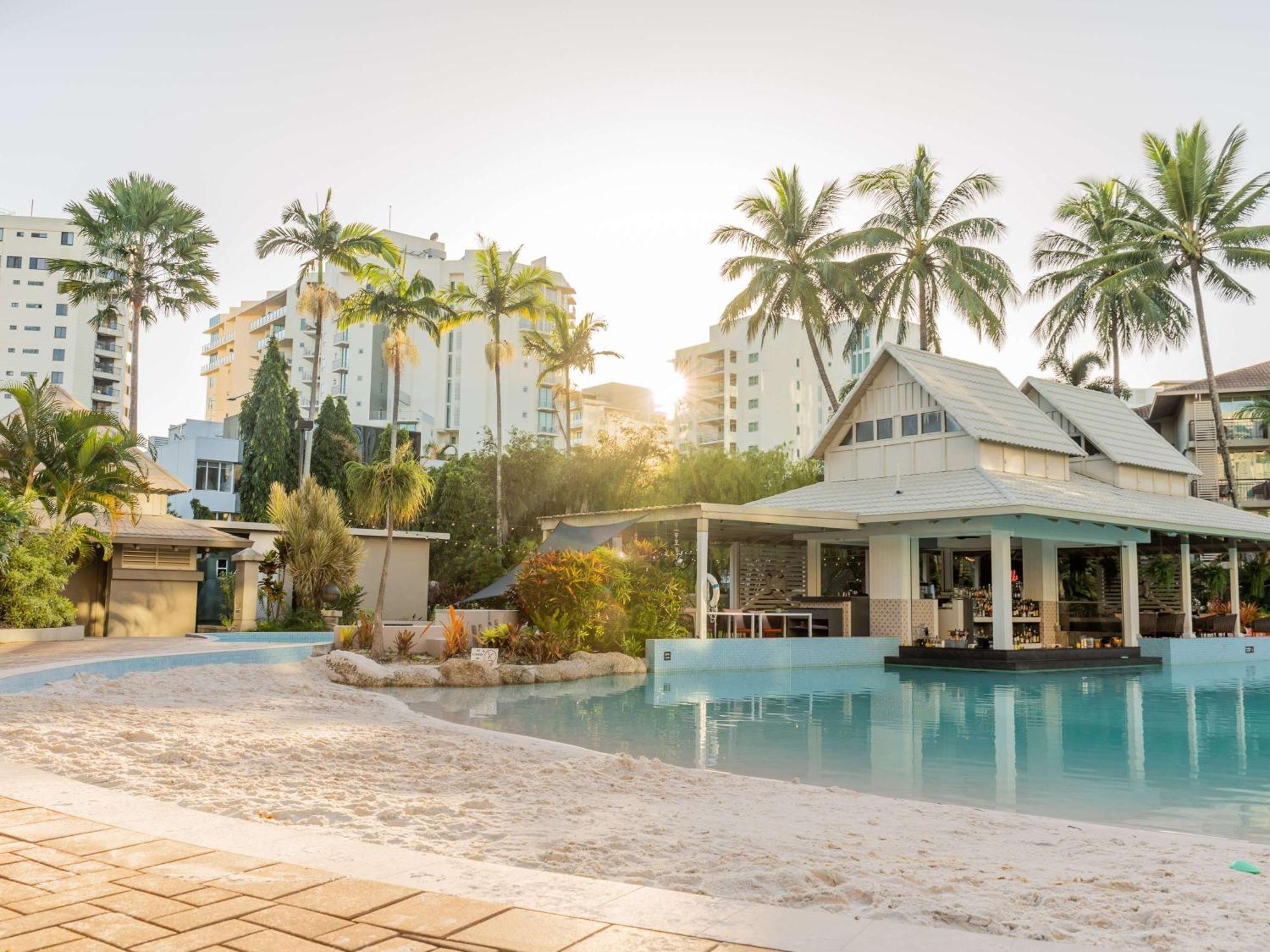 Hotel Novotel Oasis 4*