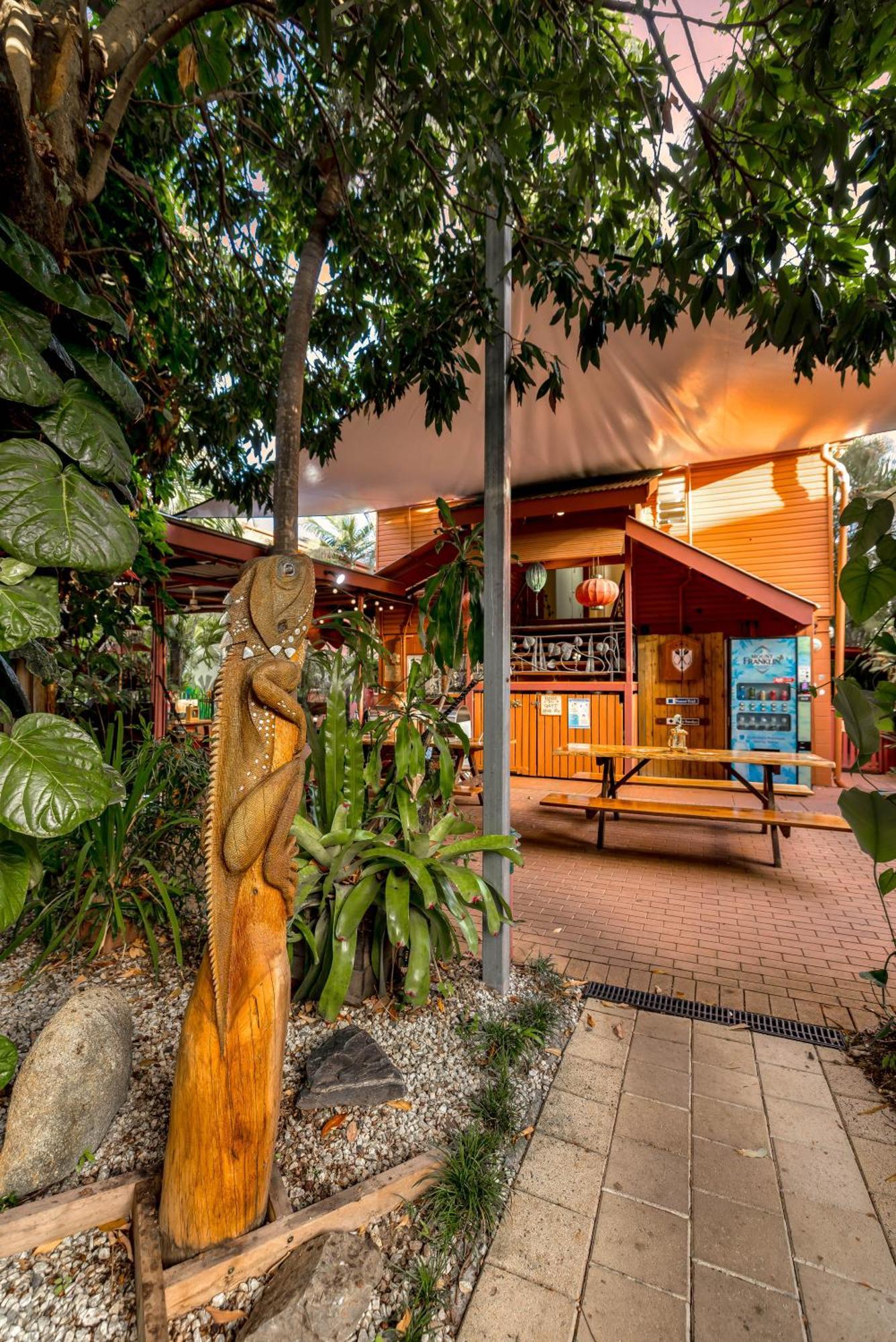 Travellers Oasis Hostel Cairns