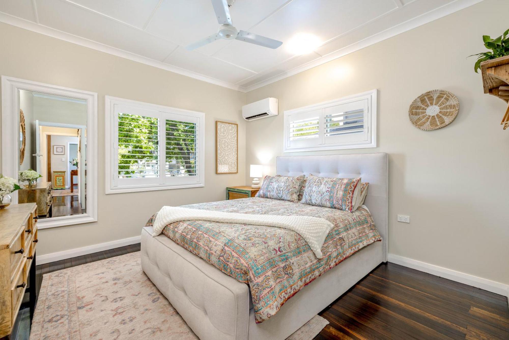 Travellers Oasis Hostel *