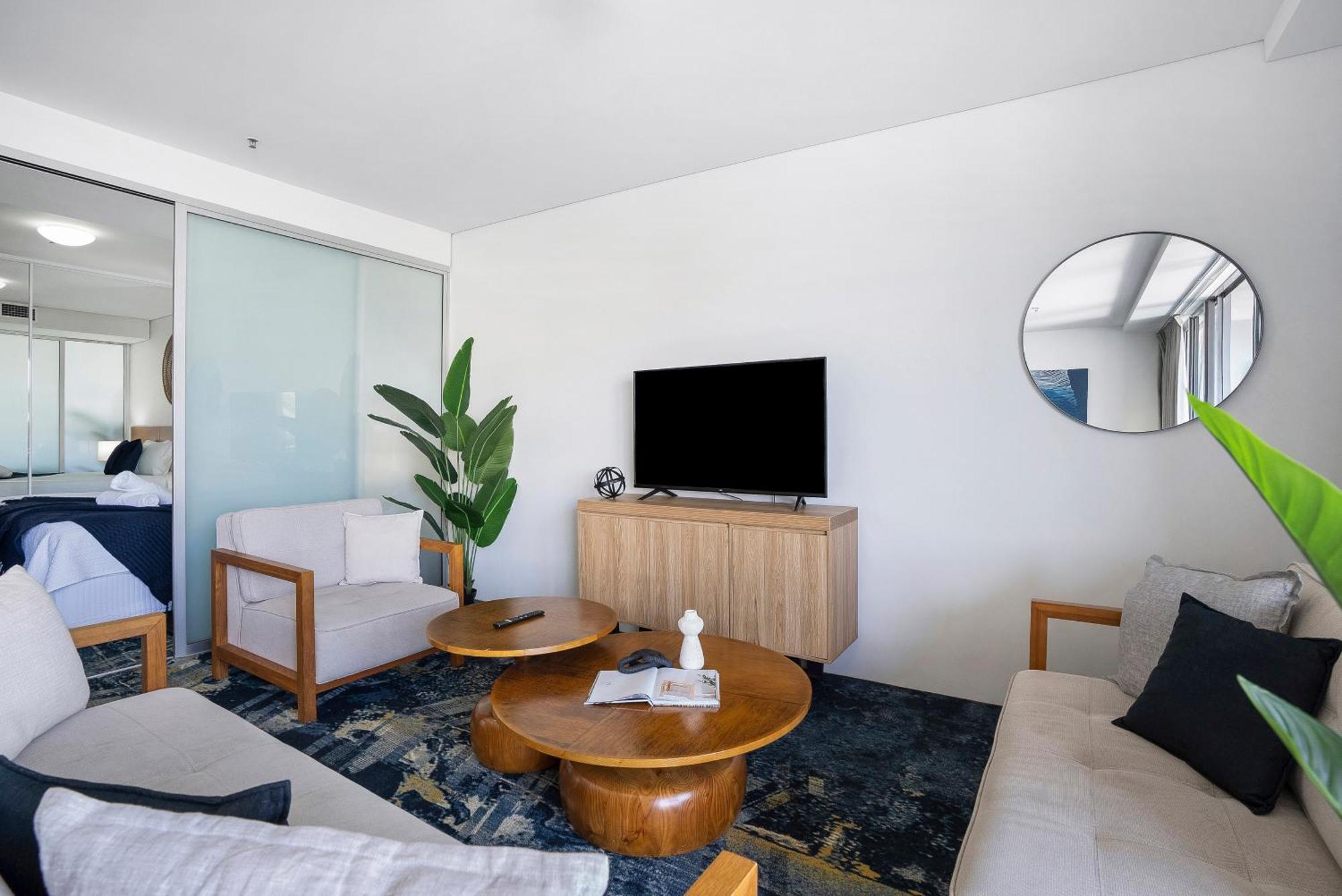 Haven Couples Retreat At Harbour Lights Apartment Cairns
