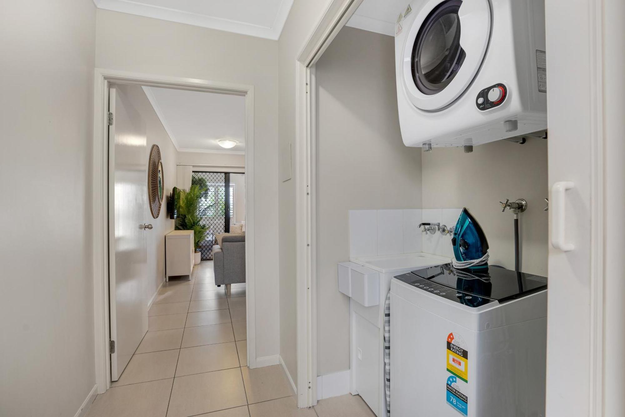 Apartment 'serenity At The Edge' A Private Poolside