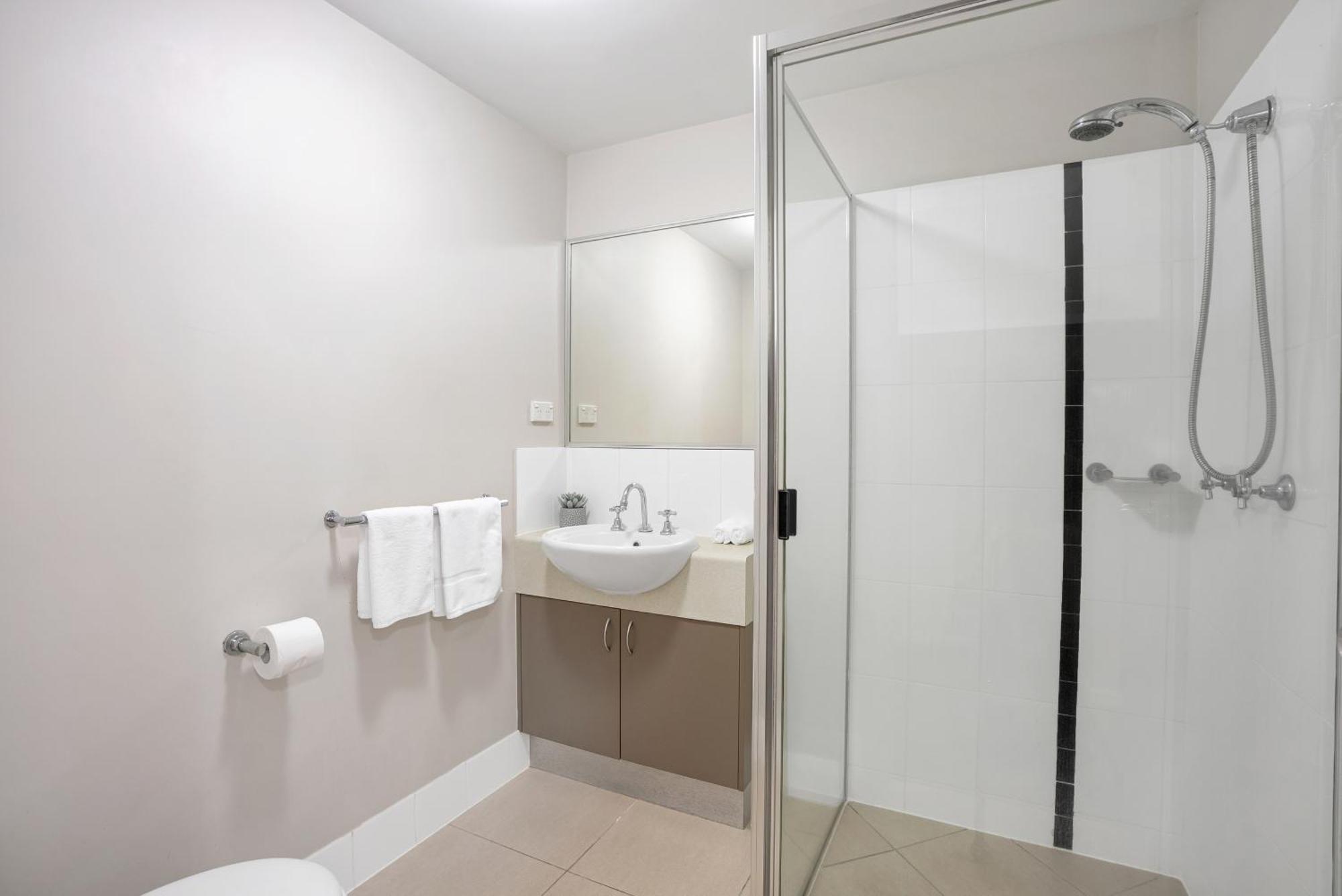'serenity At The Edge' A Private Poolside Cairns