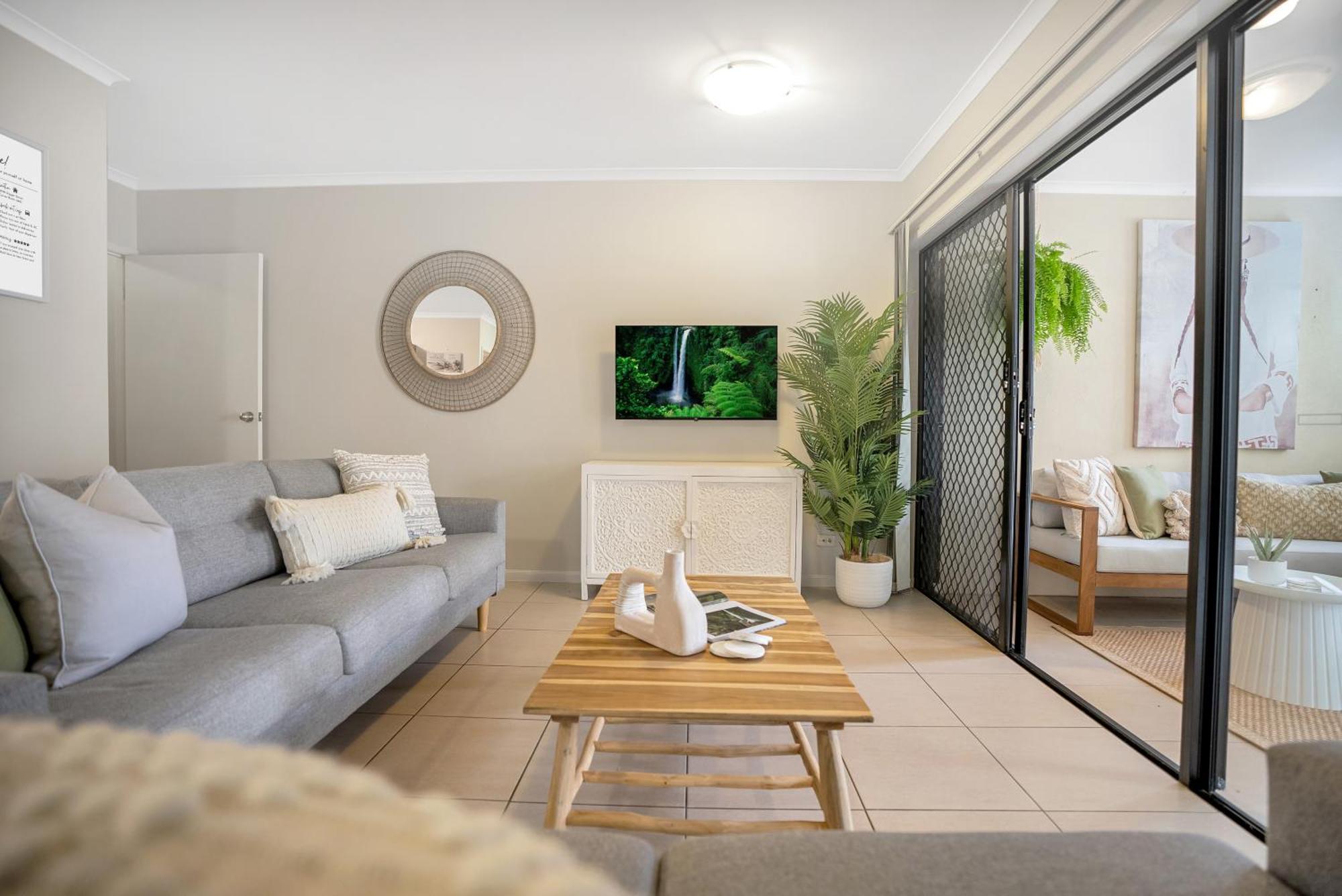 'serenity At The Edge' A Private Poolside Apartment *