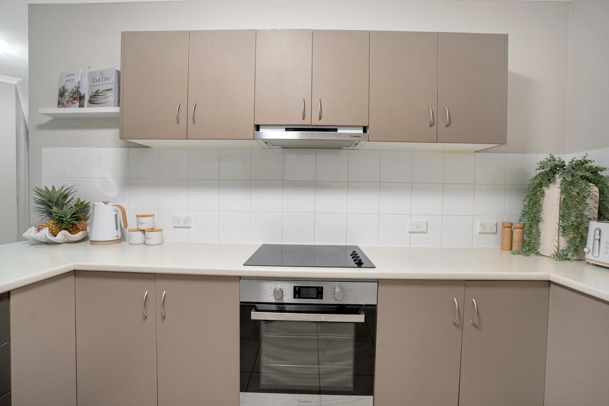 'serenity At The Edge' A Private Poolside Apartment Cairns