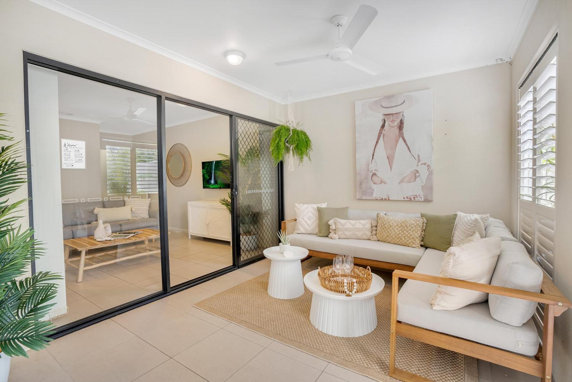 Apartment 'serenity At The Edge' A Private Poolside *