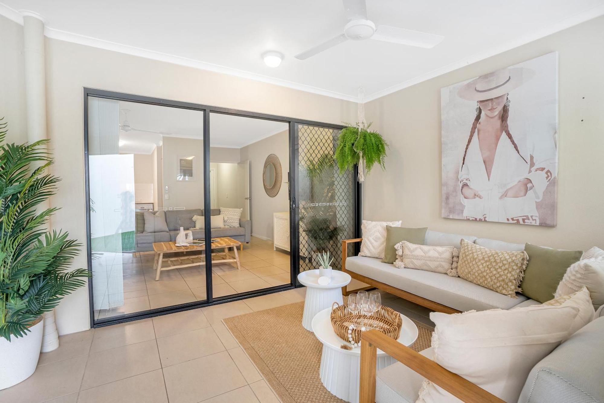 Apartment 'serenity At The Edge' A Private Poolside Cairns