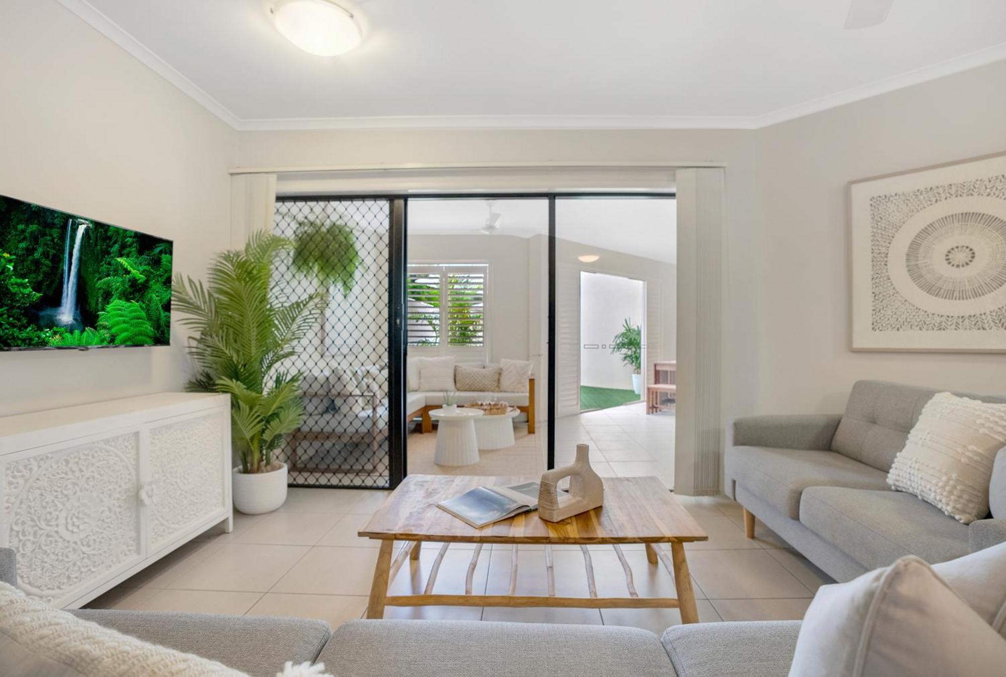 'serenity At The Edge' A Private Poolside Cairns