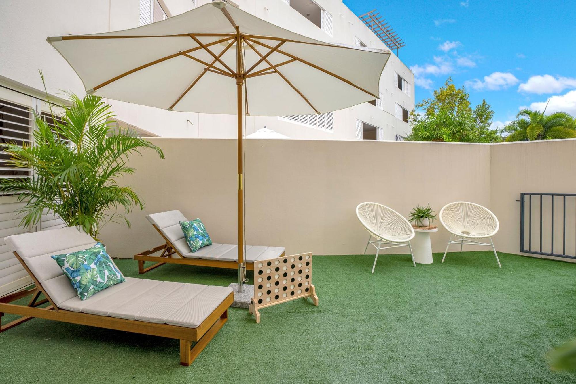 Apartment 'serenity At The Edge' A Private Poolside