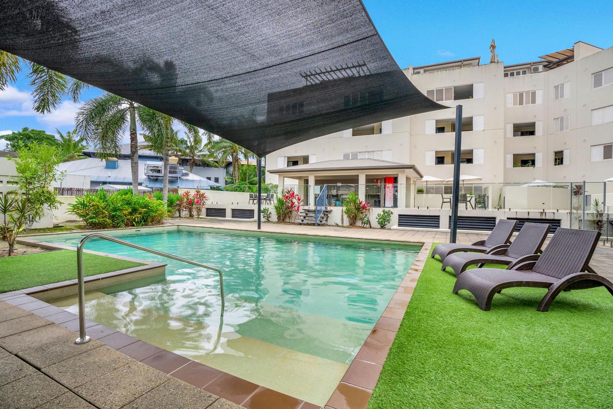'serenity At The Edge' A Private Poolside Cairns