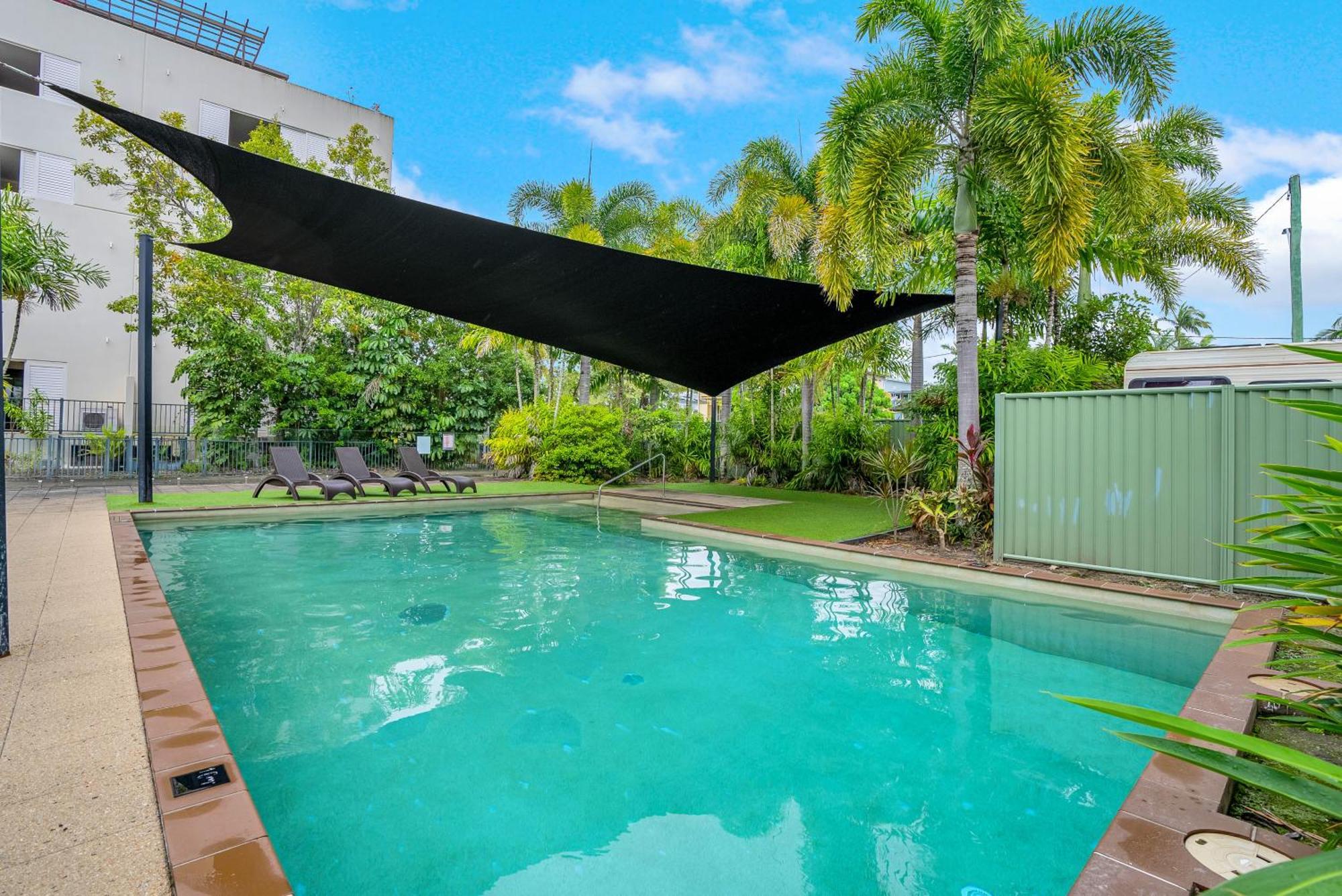 'serenity At The Edge' A Private Poolside * Cairns