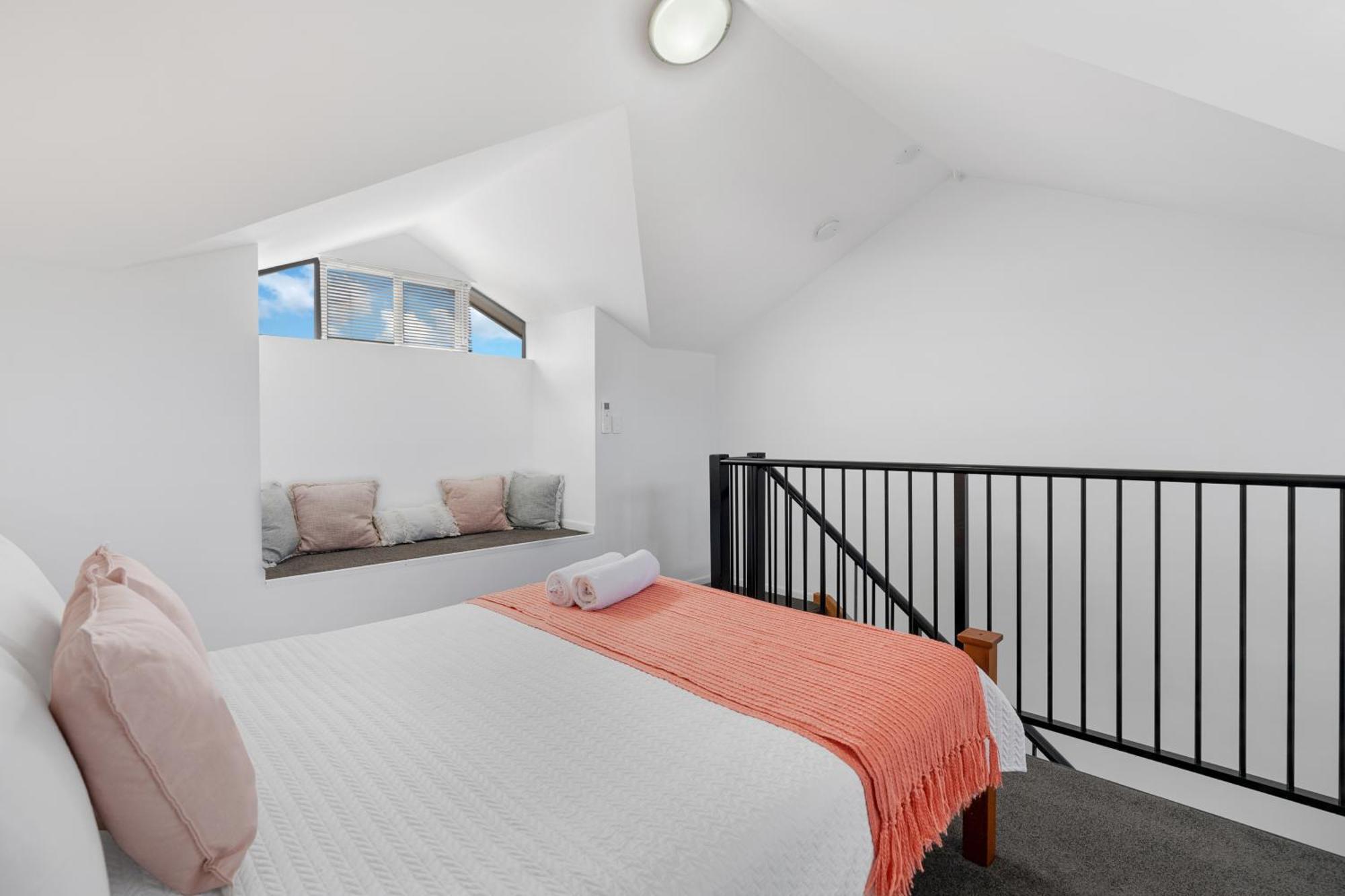 Apartment The Loft - Trendy Coastal Charm With Pool